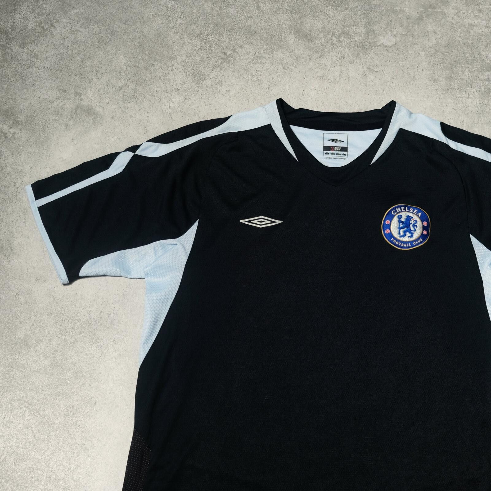 Umbro 2005/06 Chelsea Training Shirt Umbro (L) Size US L / EU 52-54 / 3 - 3 Thumbnail