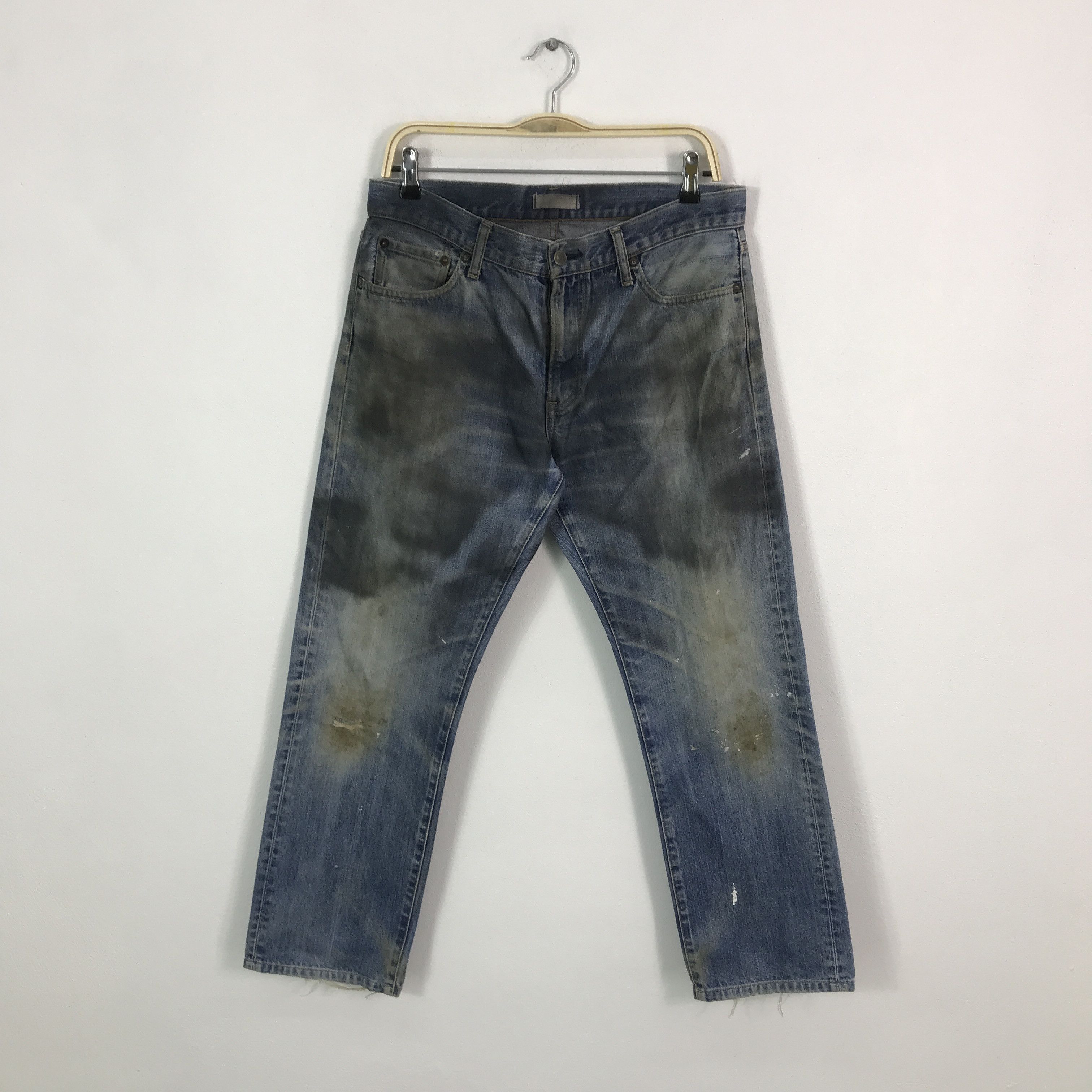 Uniqlo uniqlo distressed japan black sprey style jeans pants Size US 32 / EU 48 - 1 Thumbnail