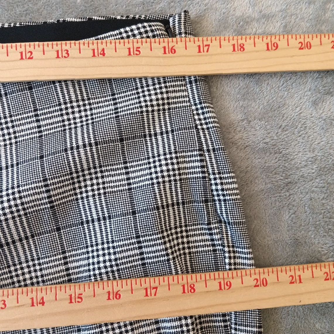 Old Navy Old Navy Pants Womens 12P Petite Black Plaid Ankle Zip 32x25 Cotton Blend Straight High Rise Front Elastic Waist Size 34" / US 12 / IT 48 - 2 Thumbnail