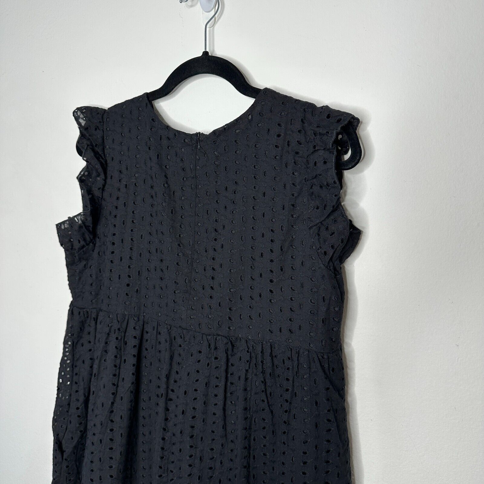 Other Black Eyelet Ruffle VNeck Zip Sleeveless Romper Empire Waist Size M / US 6-8 / IT 42-44 - 9 Thumbnail