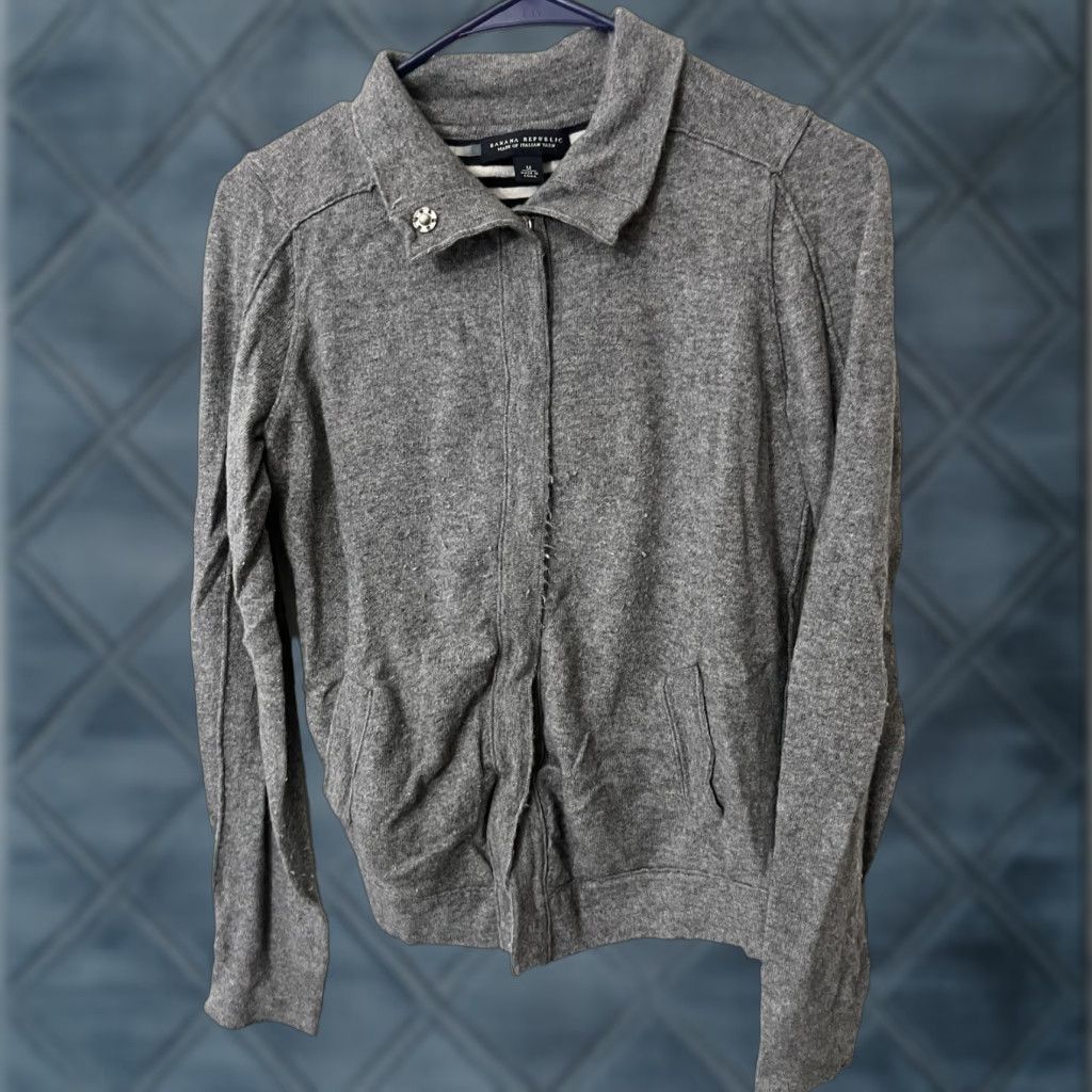 Banana Republic Banana Republic Cardigan Sweater Women's Gray Cotton Button Down V-Neck Adult Size M Down Knit Italian Yarn Vintage No Size M / US 6-8 / IT 42-44 - 1 Thumbnail