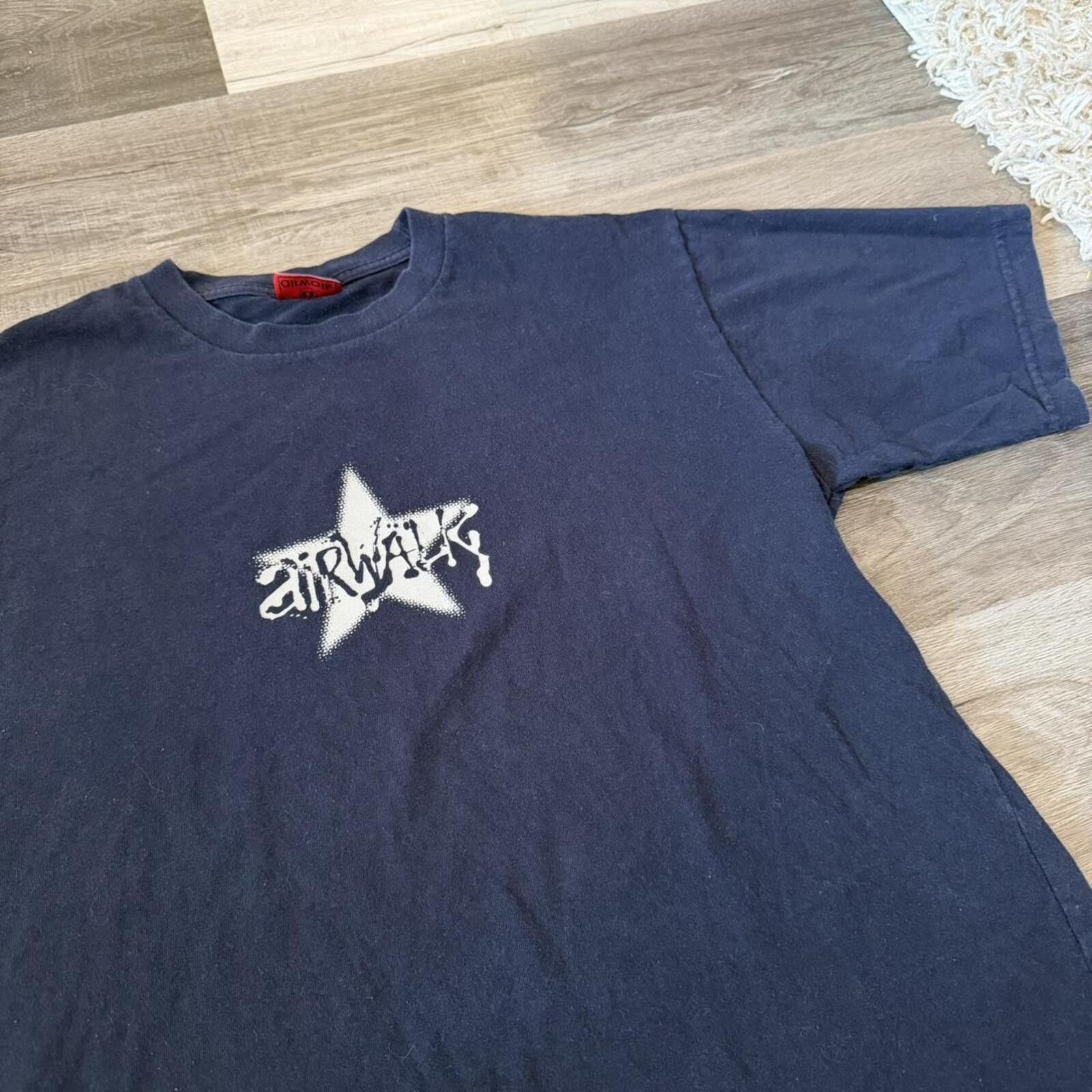 Airwalk vintage airwalk star t shirt 00s L Size US L / EU 52-54 / 3 - 1 Thumbnail