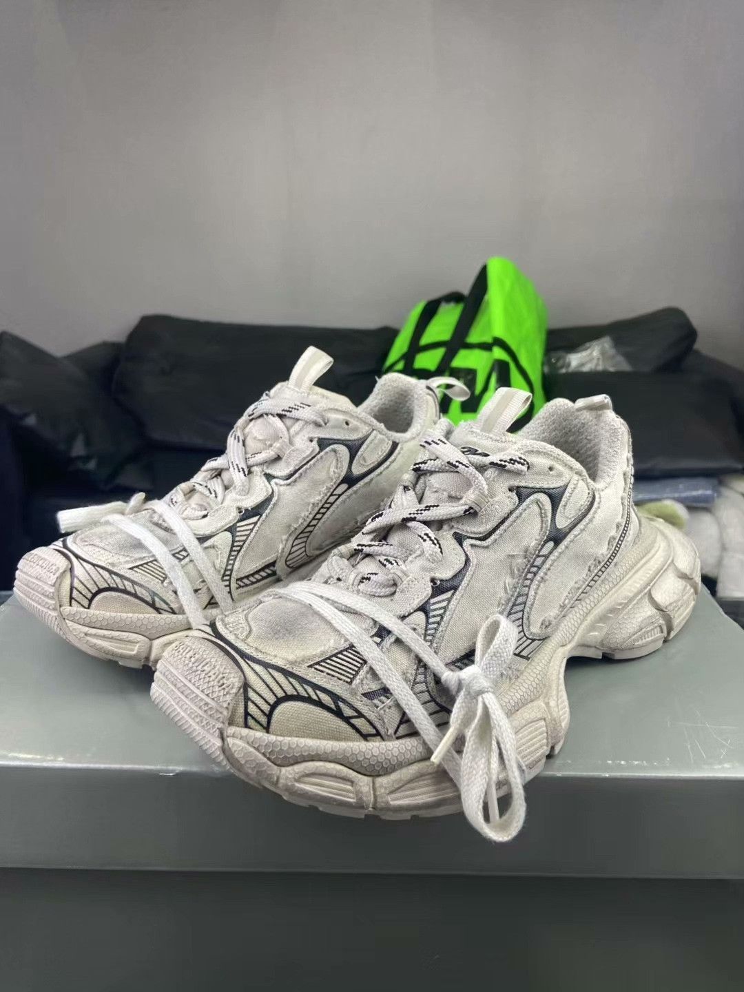 Balenciaga Balenciaga Distressed White Lowtop Sneakers XXXL Women Size US 8 / IT 38 - 1 Thumbnail