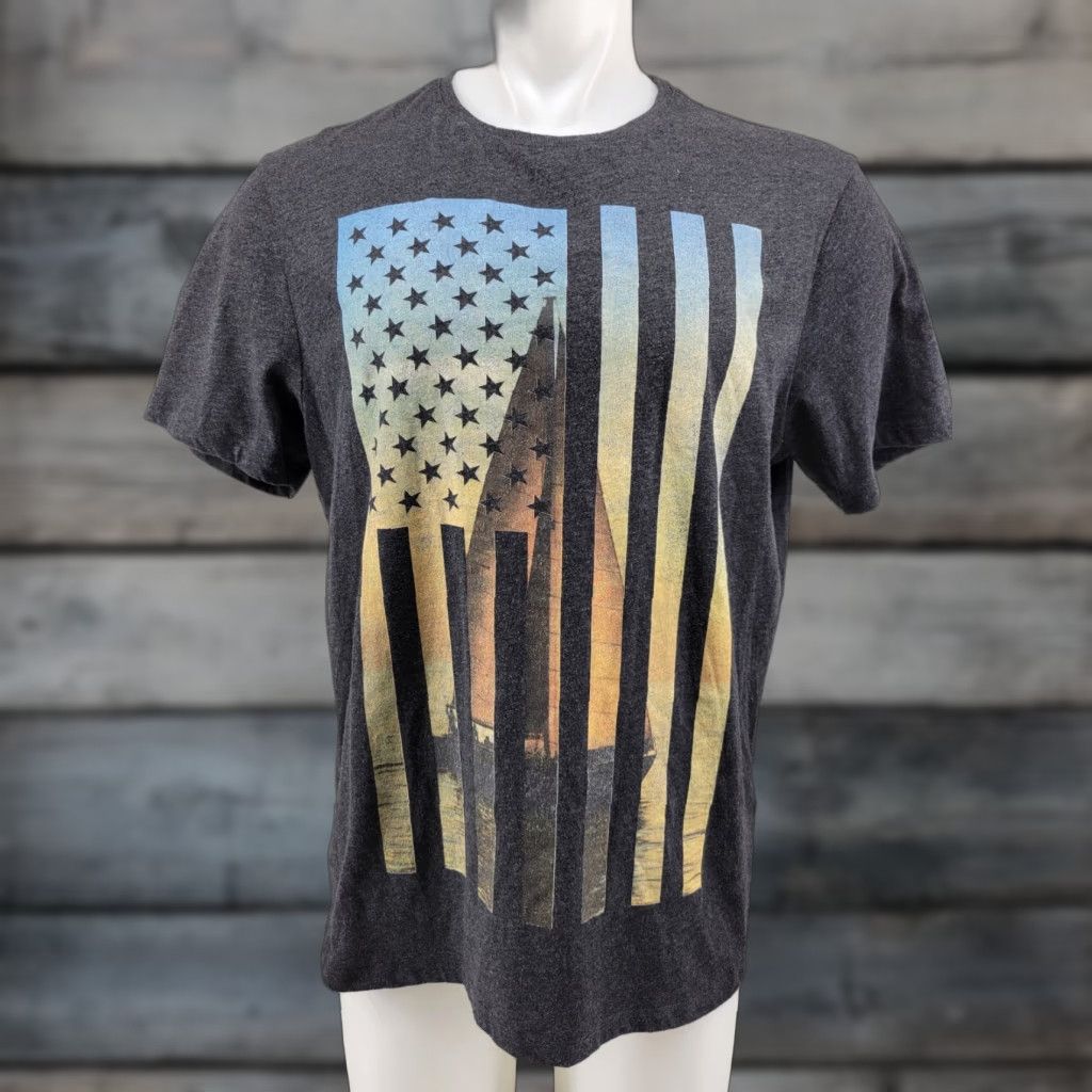Banana Republic Banana Republic T-shirt Men Large American Flag Sail Boat Shirt Short Sleeve Gray Regular Logo Size US L / EU 52-54 / 3 - 1 Thumbnail