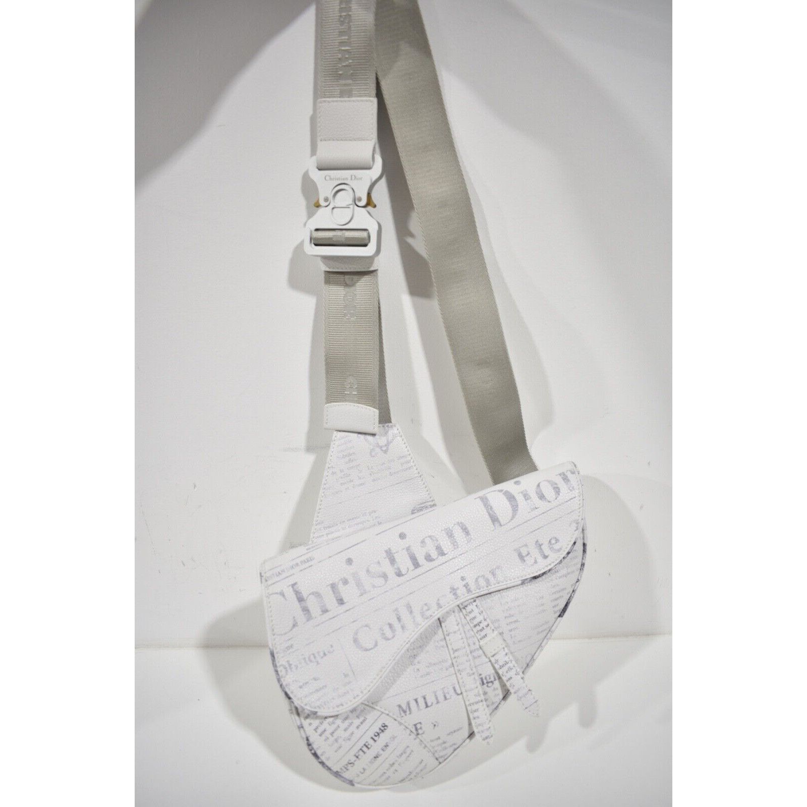 Dior Dior x Daniel Arsham Newspaper Saddle Crossbody Fanny Bag Size ONE SIZE - 4 Thumbnail