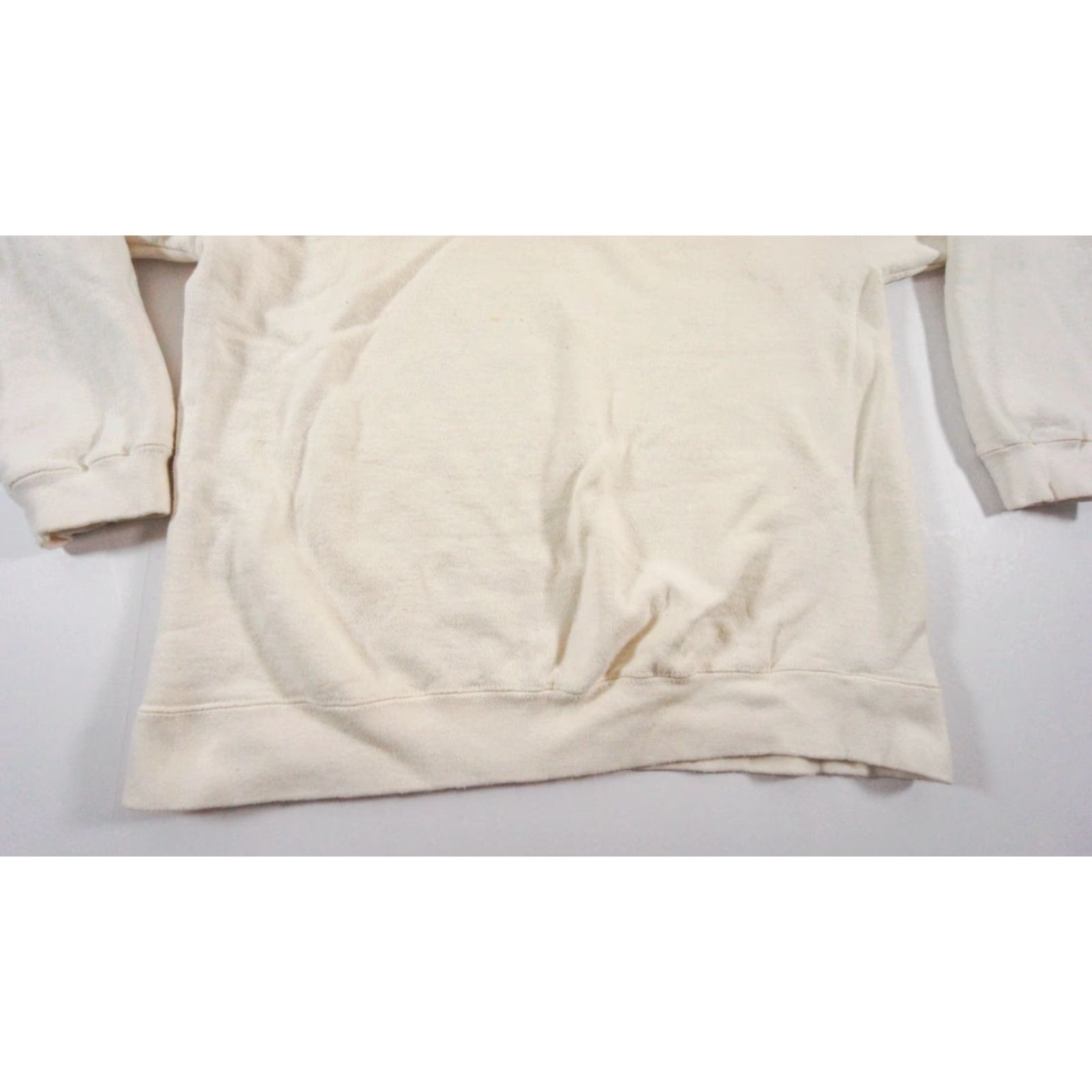 Levi's VINTAGE Levi's Sweatshirt Mens Crew Neck M Ivory Logo Embroidered 90s Outdoor Size US M / EU 48-50 / 2 - 5 Thumbnail