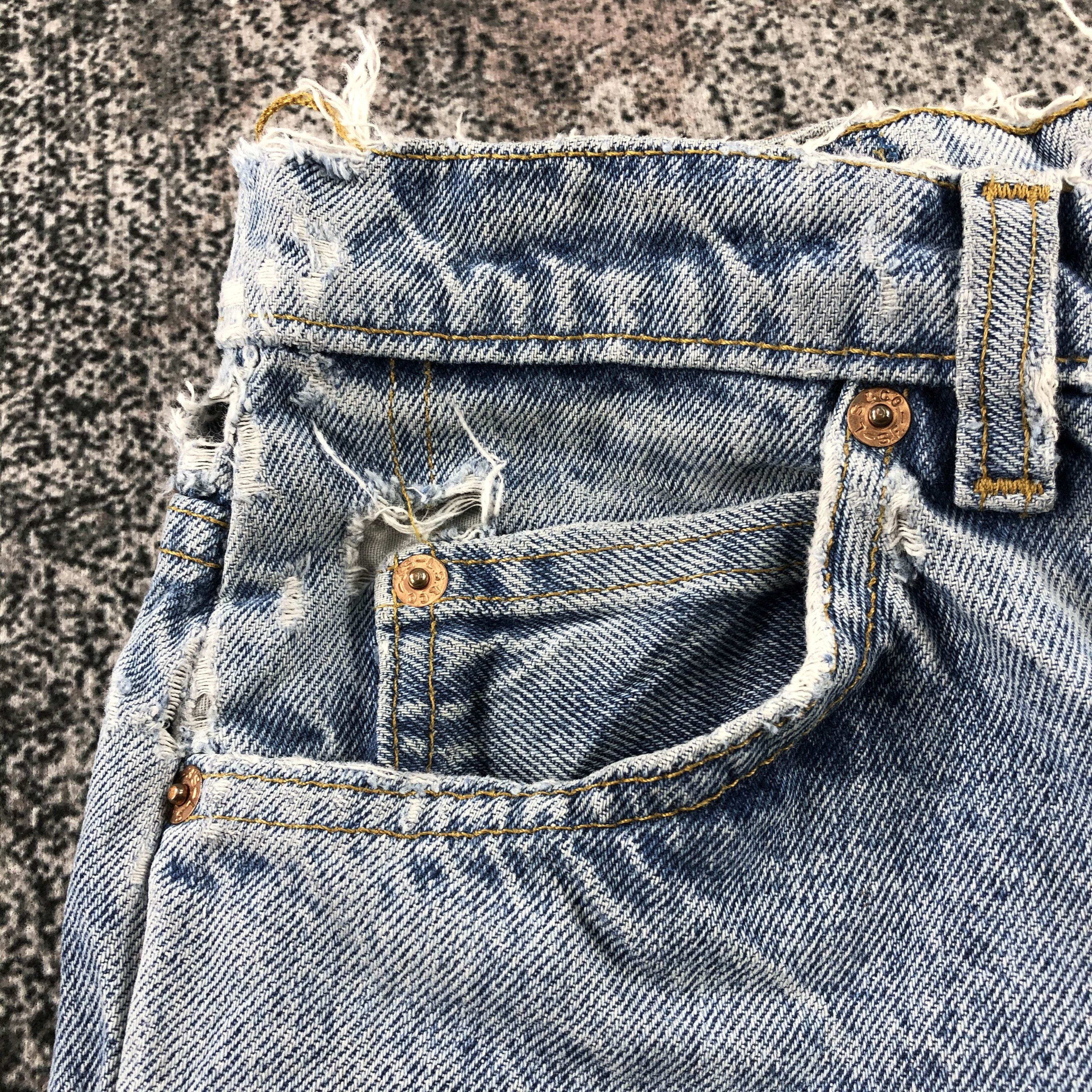 Levi's Vintage 90s Levis 619 Jeans Faded Blue Denim KJ1040 Size US 28 / EU 44 - 14 Thumbnail