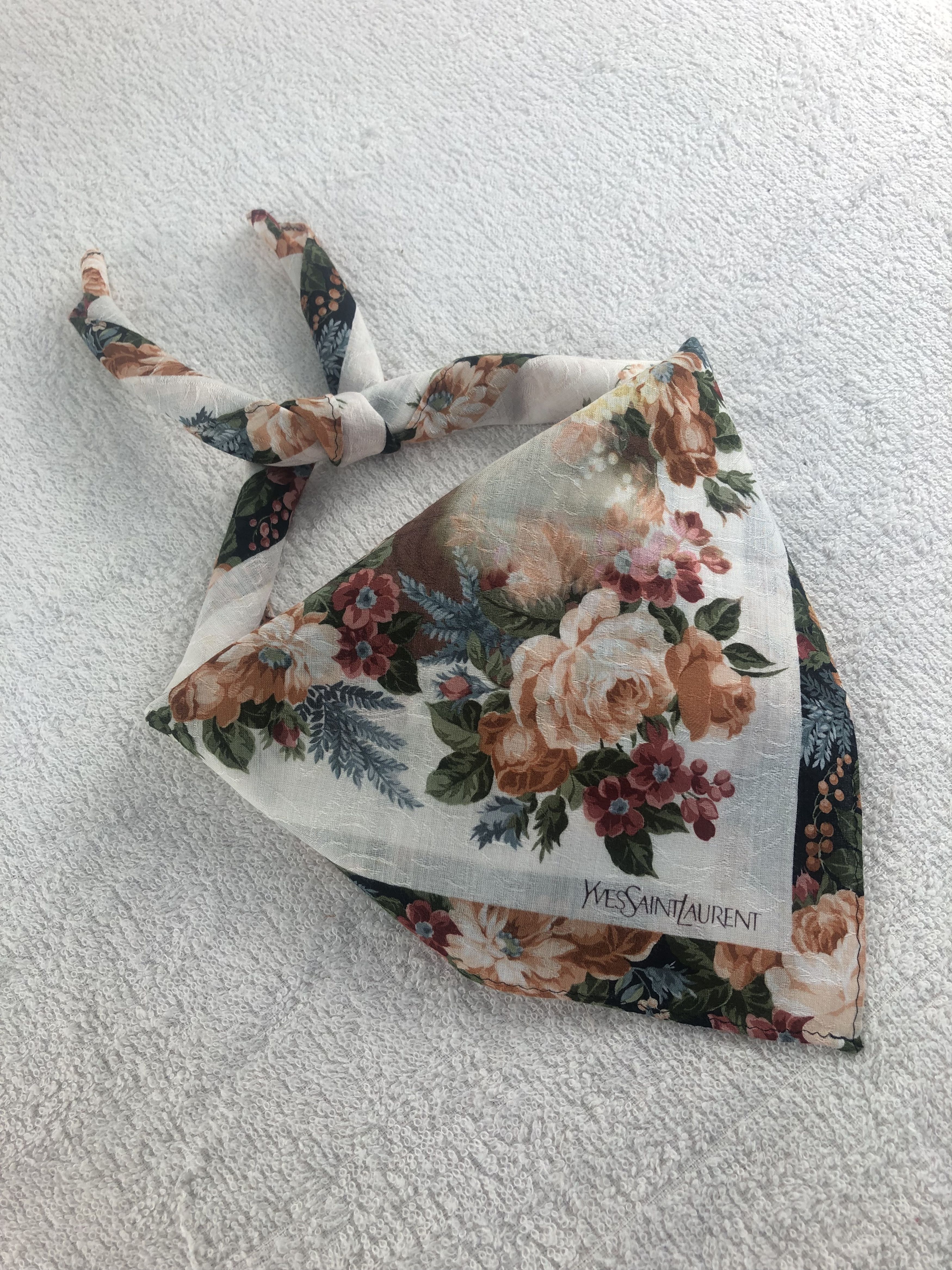 Yves Saint Laurent Yves Saint Laurent Handkerchief / Bandana / Neckerchief C258 Size ONE SIZE - 1 Thumbnail