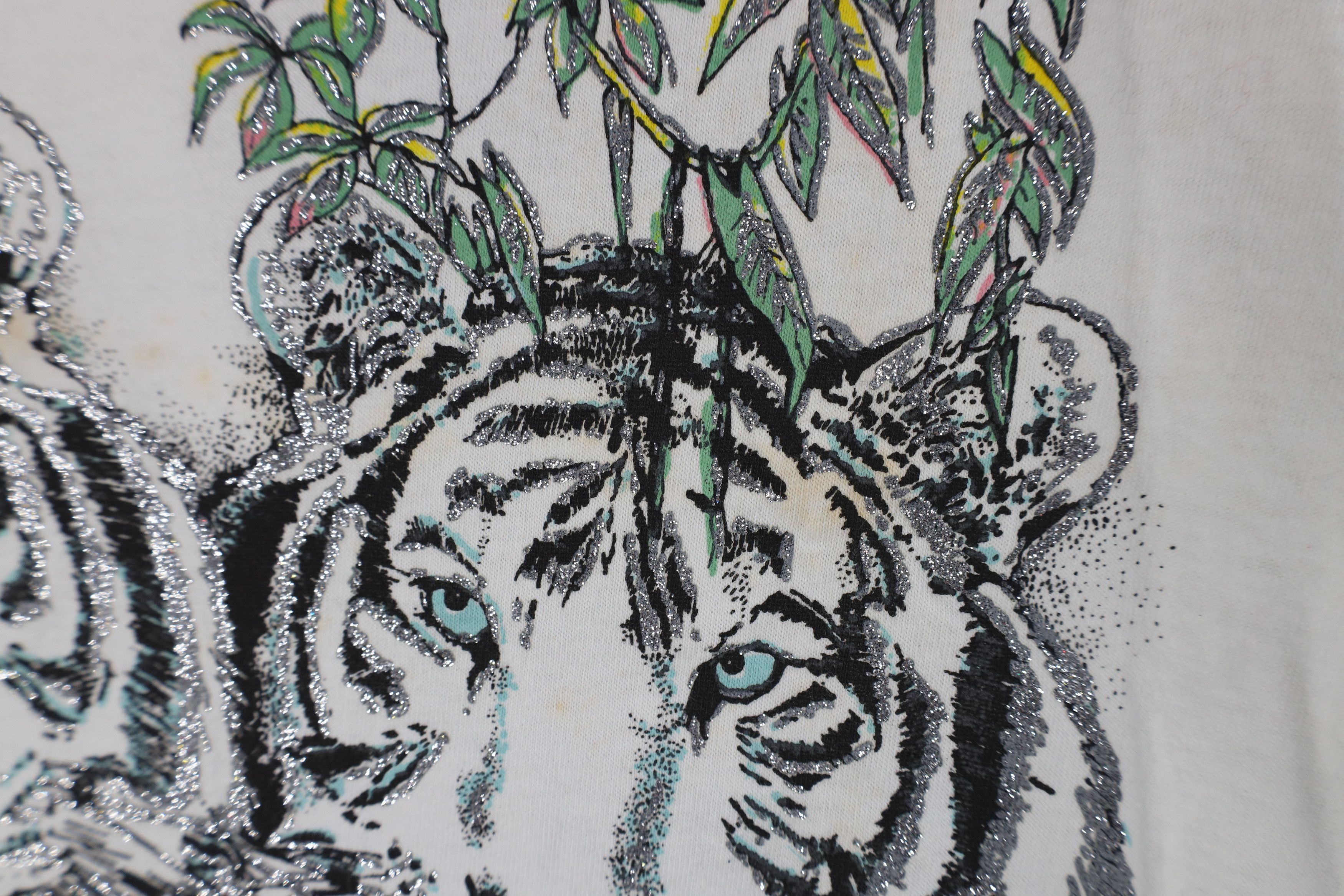 Vintage Vintage 90s Streetwear White Tiger Short Sleeve T-Shirt USA Size US XL / EU 56 / 4 - 6 Thumbnail