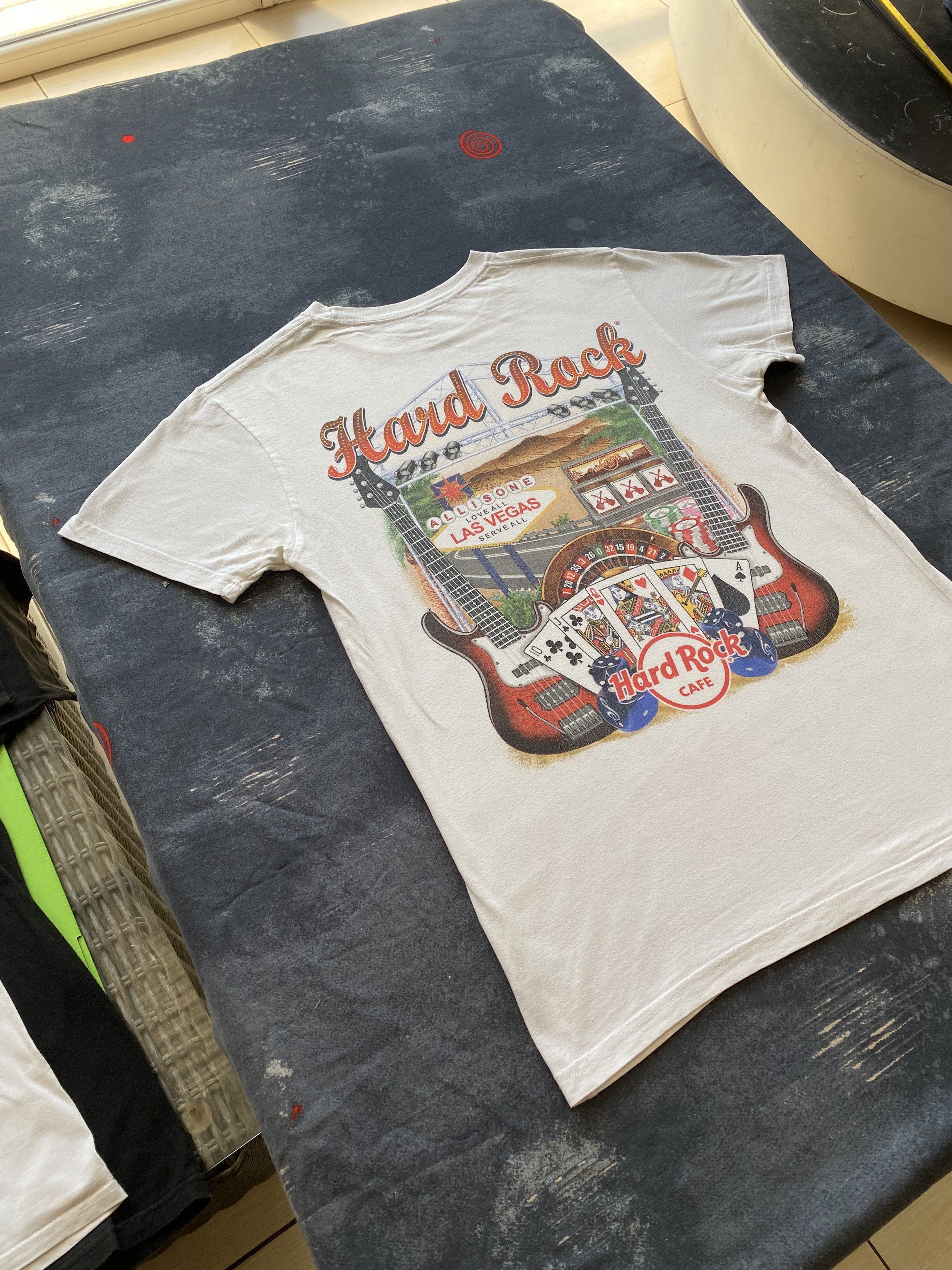Hard Rock Cafe Hard Rock Cafe Vintage 2000s Las Vegas White Tee Size US S / EU 44-46 / 1 - 21 Thumbnail