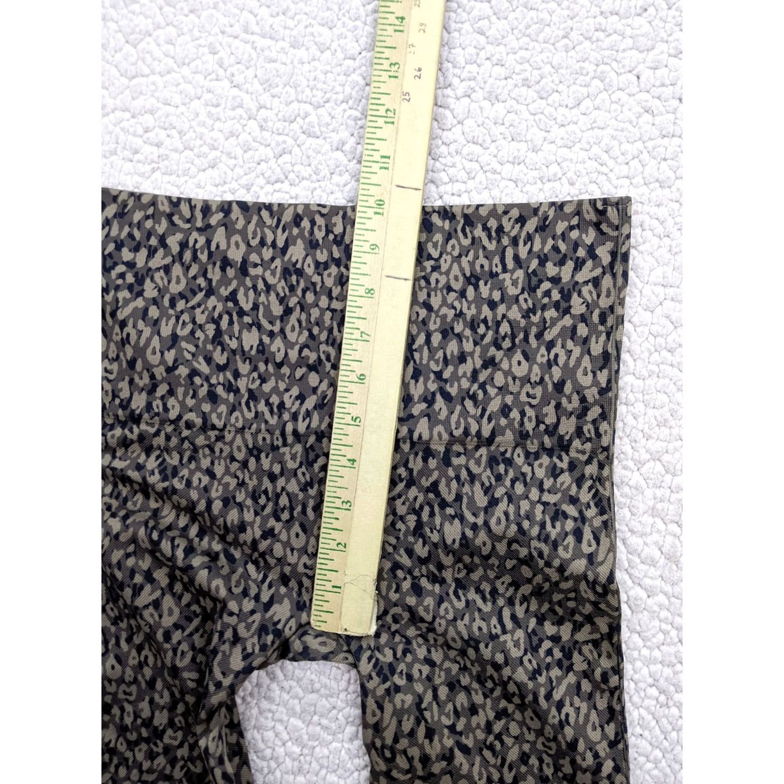 Spanx Spanx Womens L Beige Leopard Camo Legging Skinny Yoga Compression Mid Rise Size 36" / US 14 / IT 50 - 6 Thumbnail