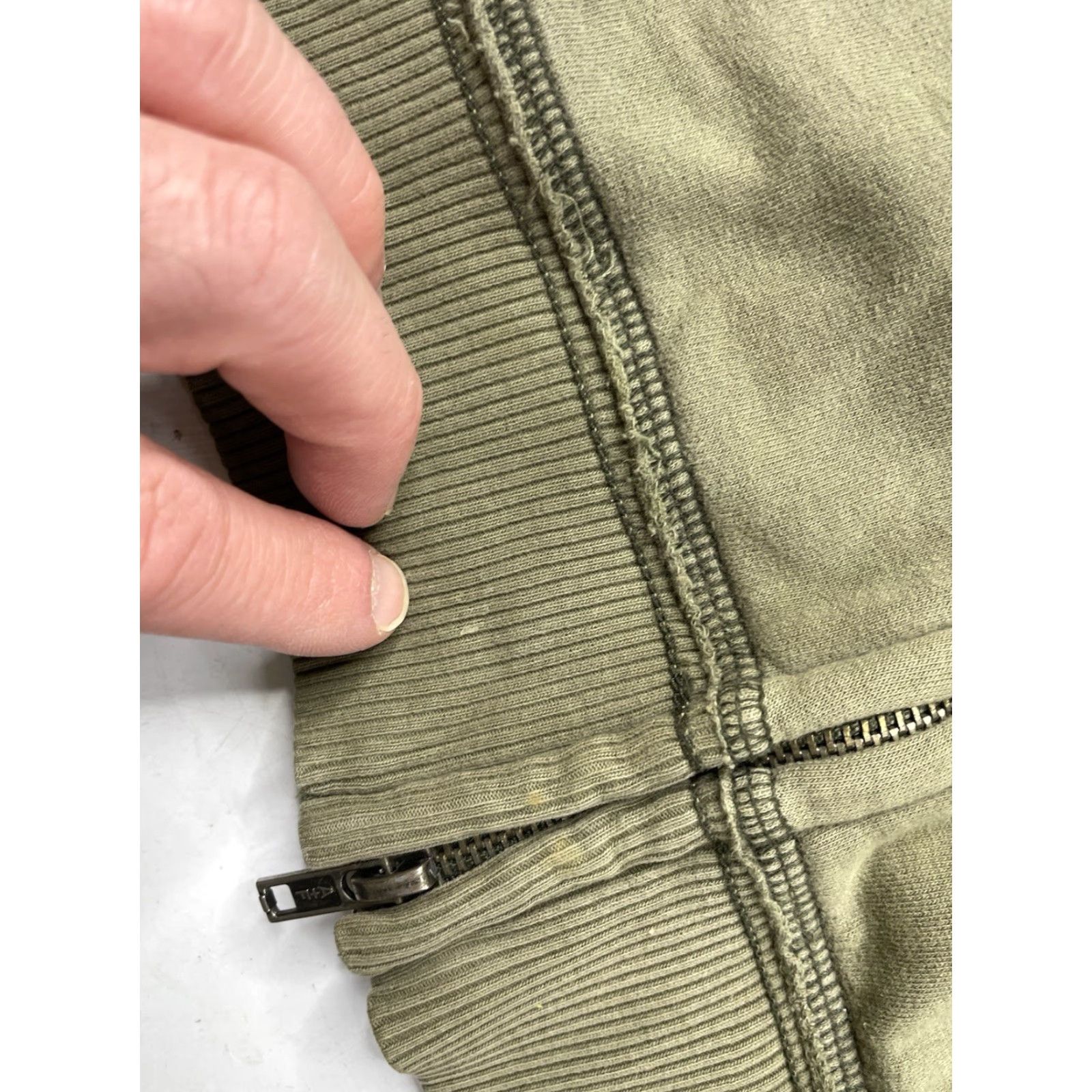 Abercrombie & Fitch VINTAGE Abercrombie & Fitch Green Zip Up Hoodie Sweatshirt Women’s Size S Short Description: Full Zip, Logo, Pockets Size S / US 4 / IT 40 - 5 Thumbnail