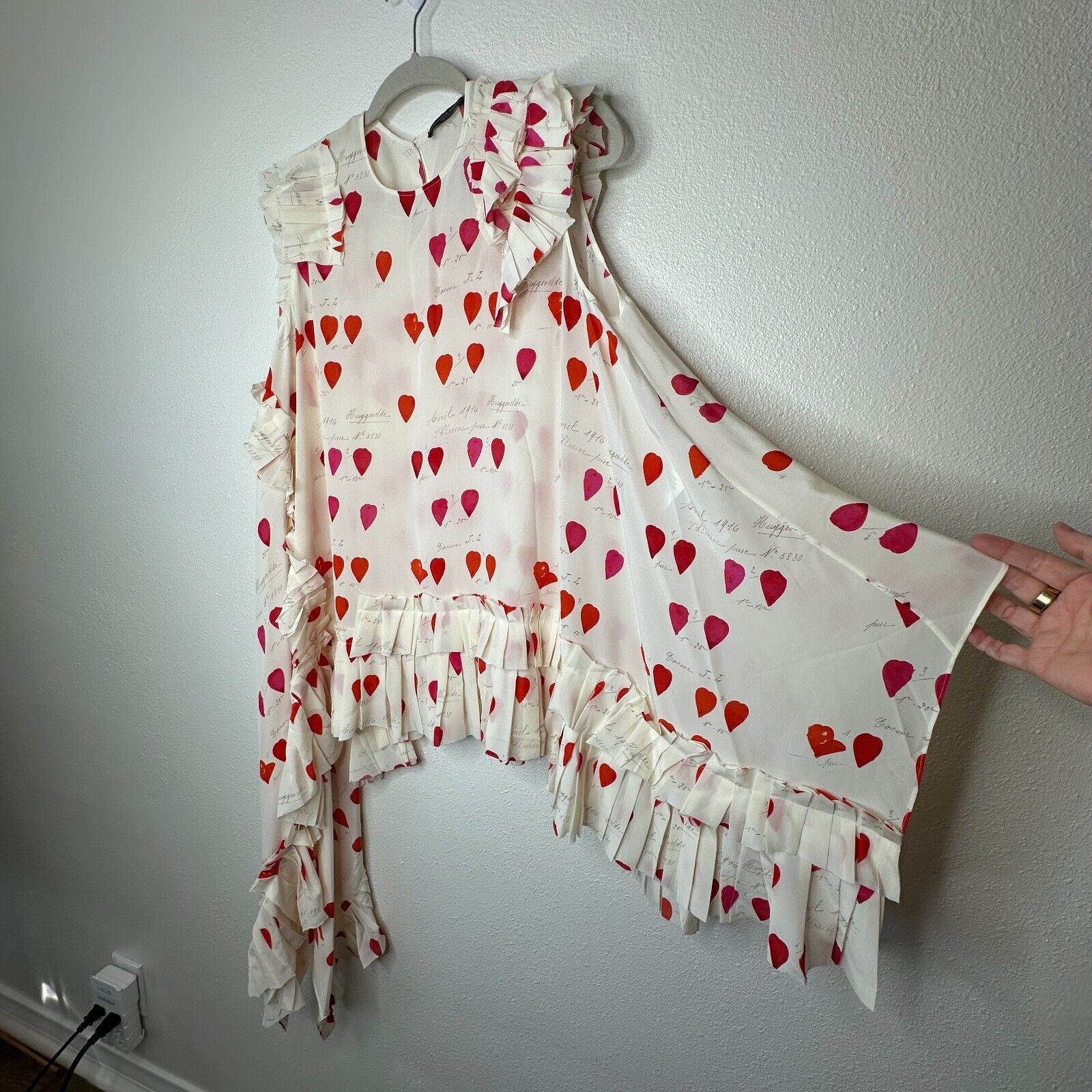 Alexander McQueen Alexander McQueen Cream Red Sleeveless Ruffle Blouse 44 / 12 Size L / US 10 / IT 46 - 5 Thumbnail