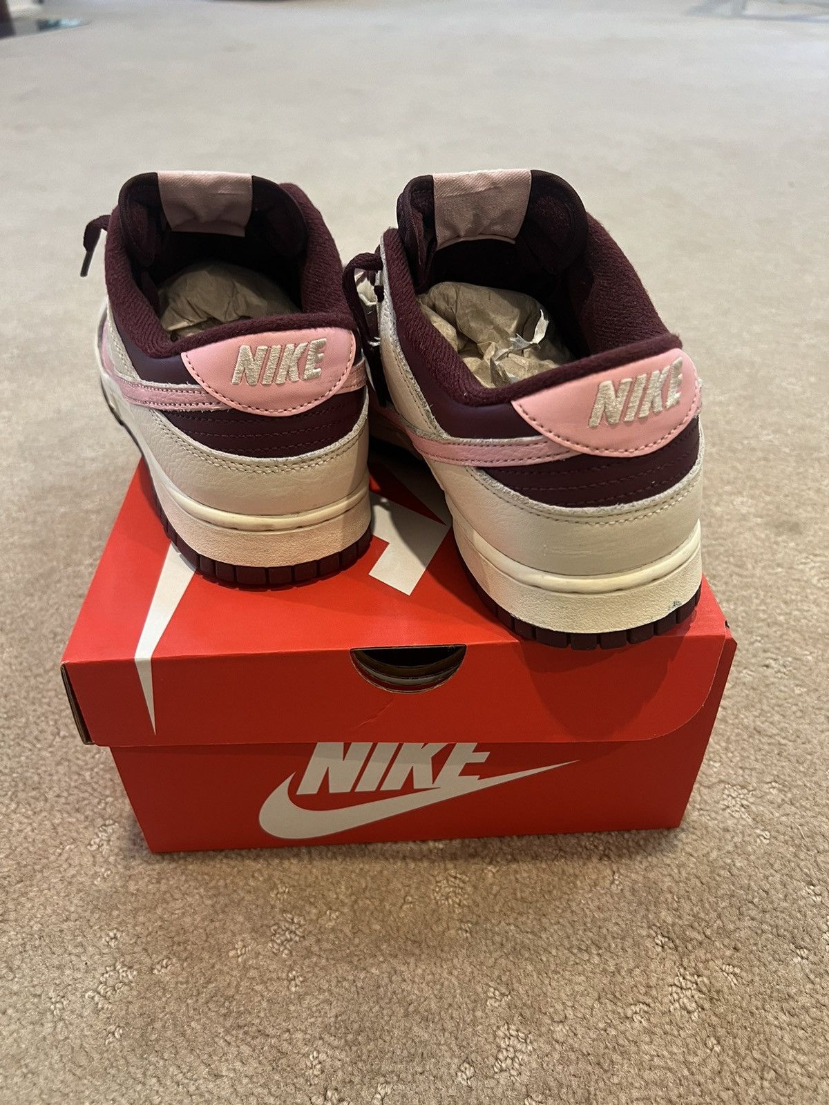 Jordan Brand × Nike Nike Dunk Low Valentines, Dunk Low Retro PRM Size US 10 / EU 43 - 3 Thumbnail