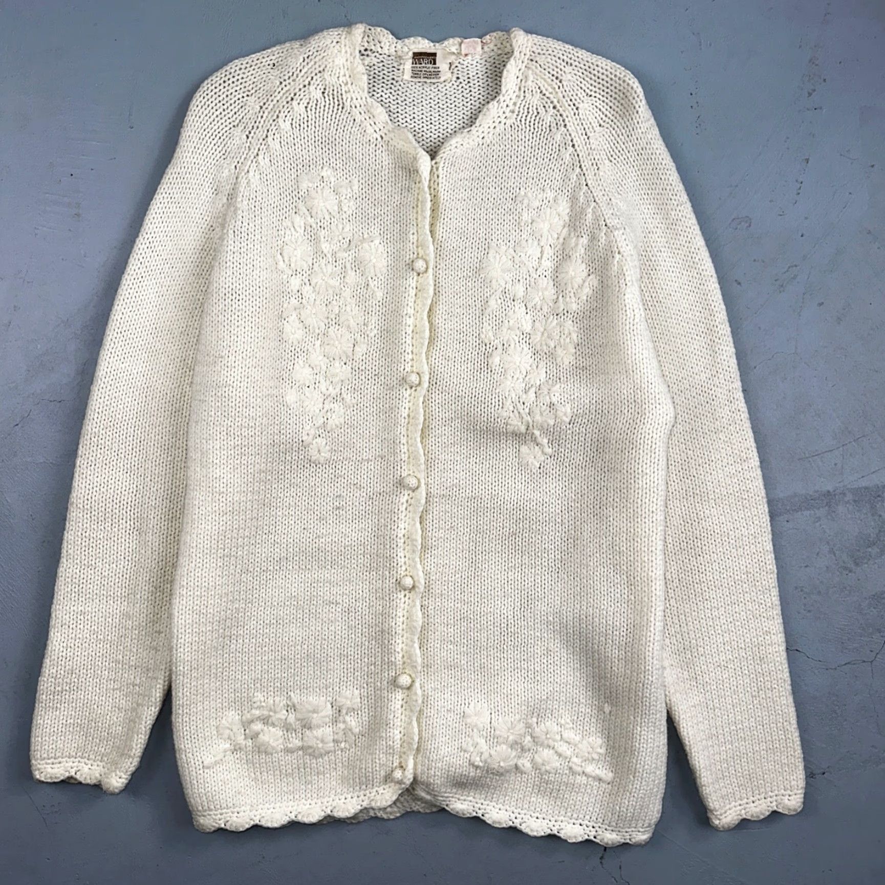 Vintage VINTAGE Montgomery Ward Cardigan Sweater Button Knit 70s 80s Women M White Size M / US 6-8 / IT 42-44 - 2 Thumbnail