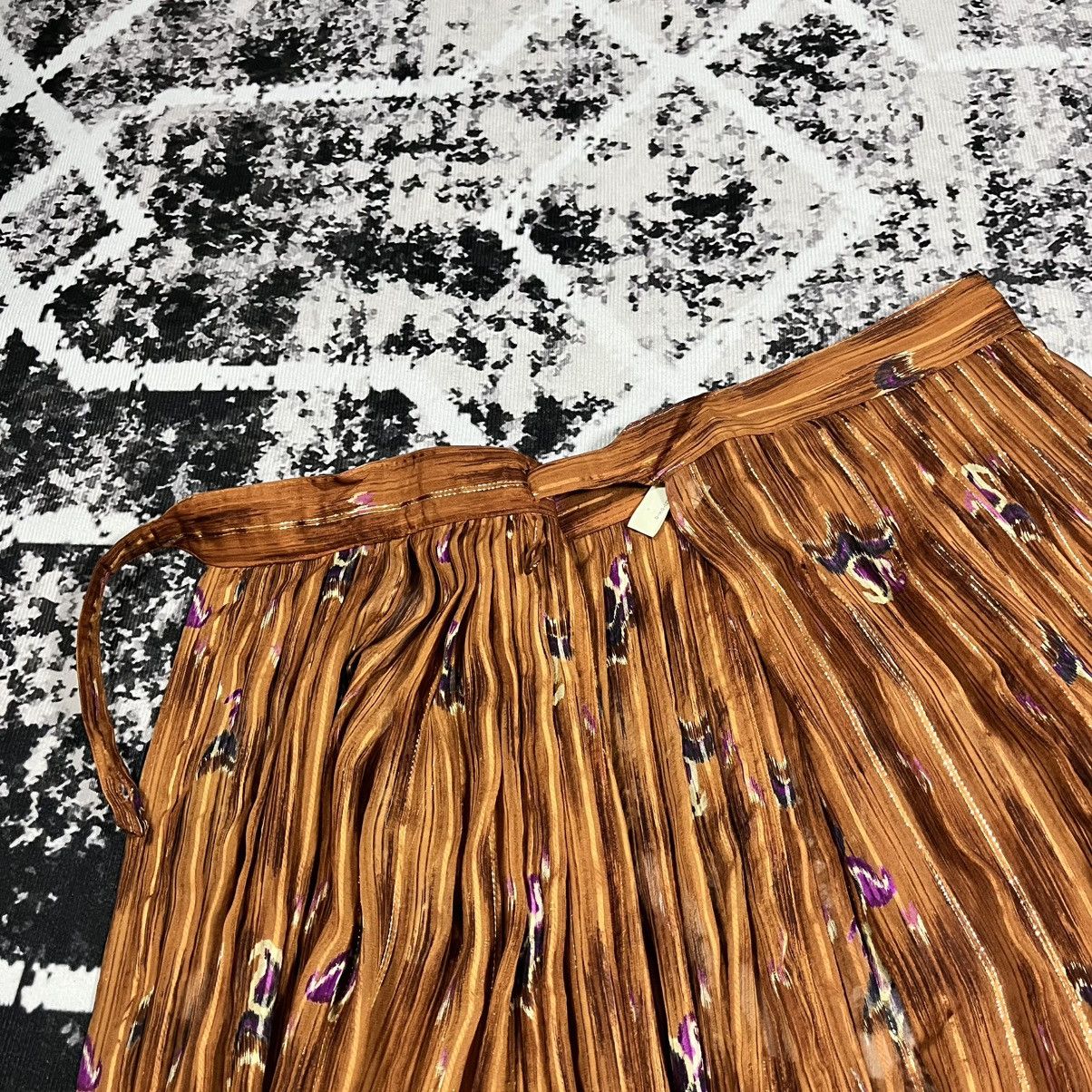 Salvatore Ferragamo × Vintage Vintage Salvatore Ferragamo Pleated Skirt Size 27" / US 4 / IT 40 - 12 Thumbnail