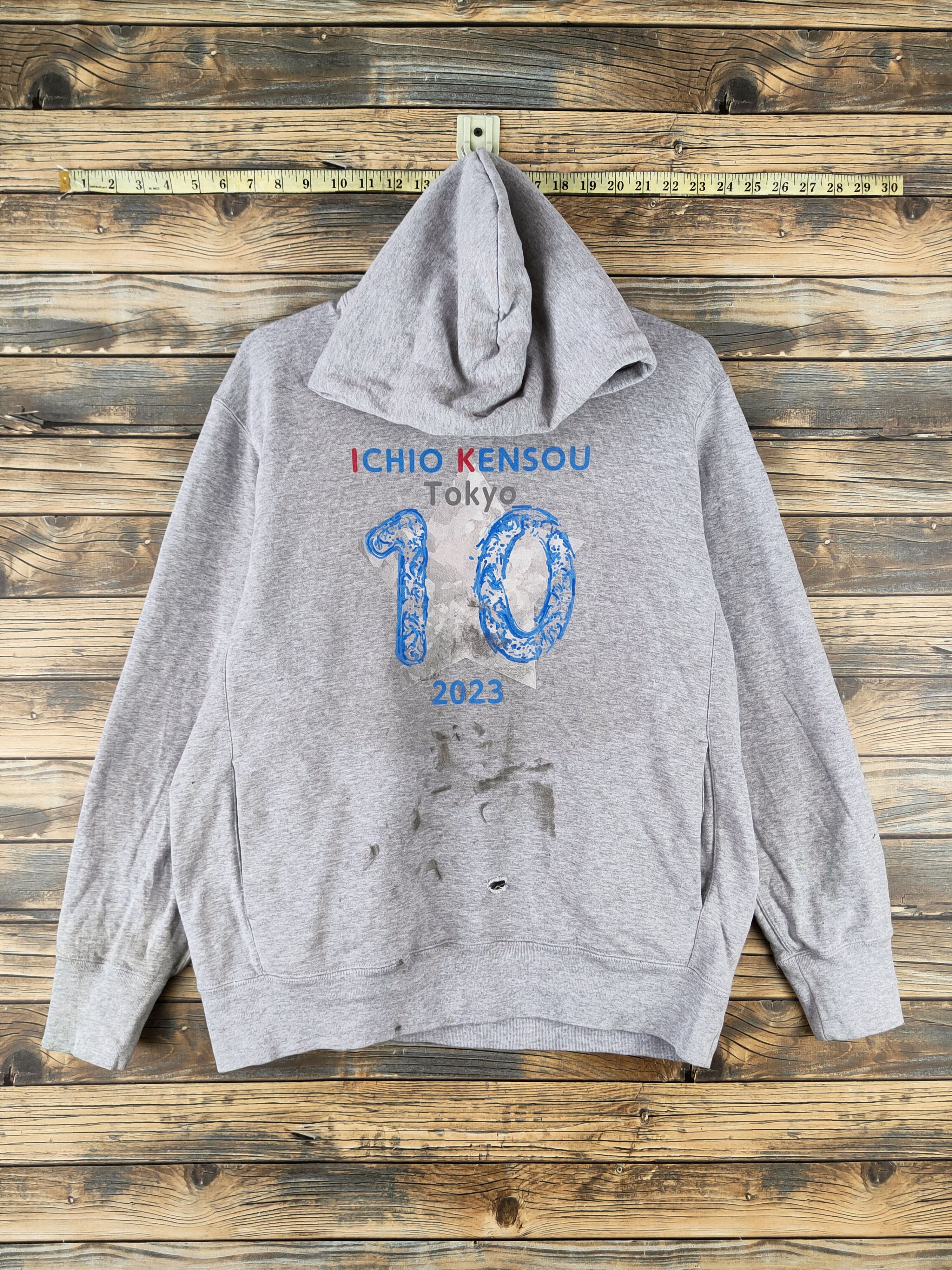 Uniqlo Distressed and Faded stuff by Uniqlo Gray Hoodie Sweatshirt Size US L / EU 52-54 / 3 - 1 Thumbnail