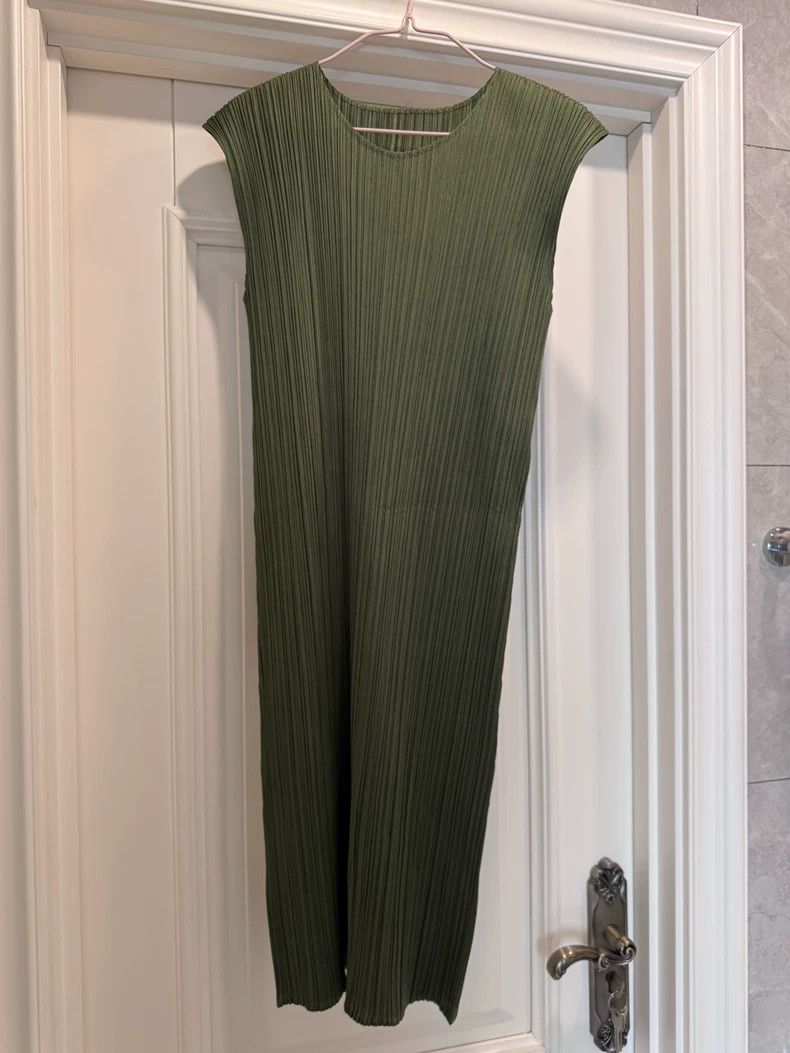 Issey Miyake Green pleated dress