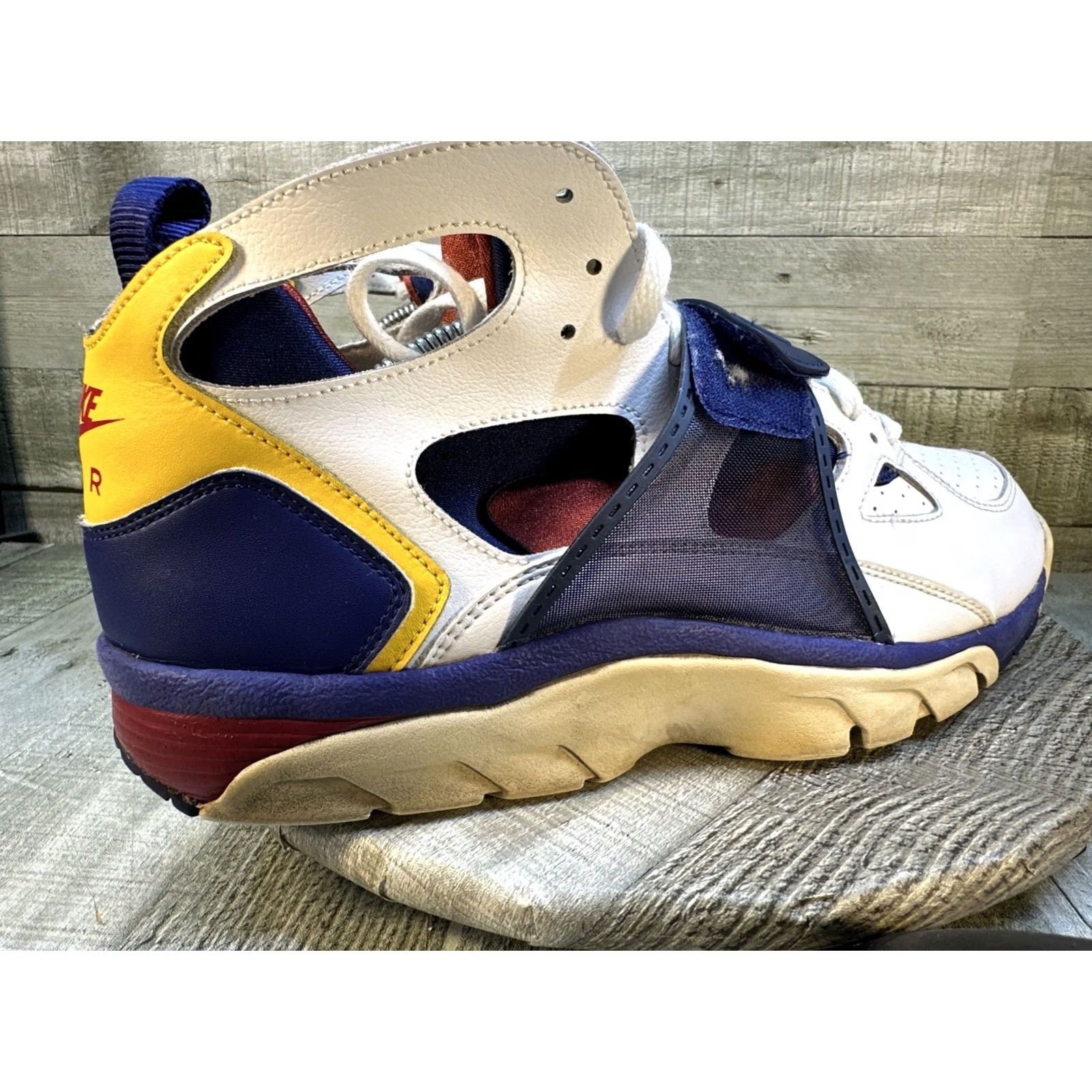 Nike Nike Huarache Trainer Sneaker Retro 2019 OG Size 10.5 White Mens Size US 11 / EU 44 - 6 Thumbnail