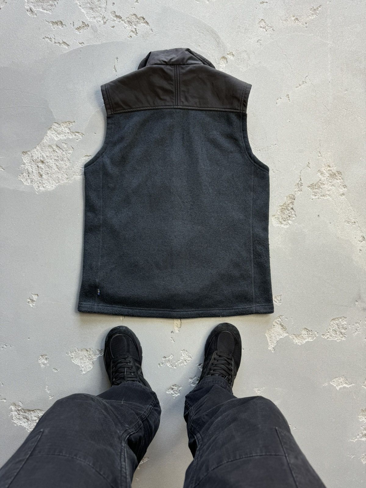 Fjallraven × Vintage Vintage Khaki Fjallraven Fleece Vest Size US L / EU 52-54 / 3 - 2 Thumbnail
