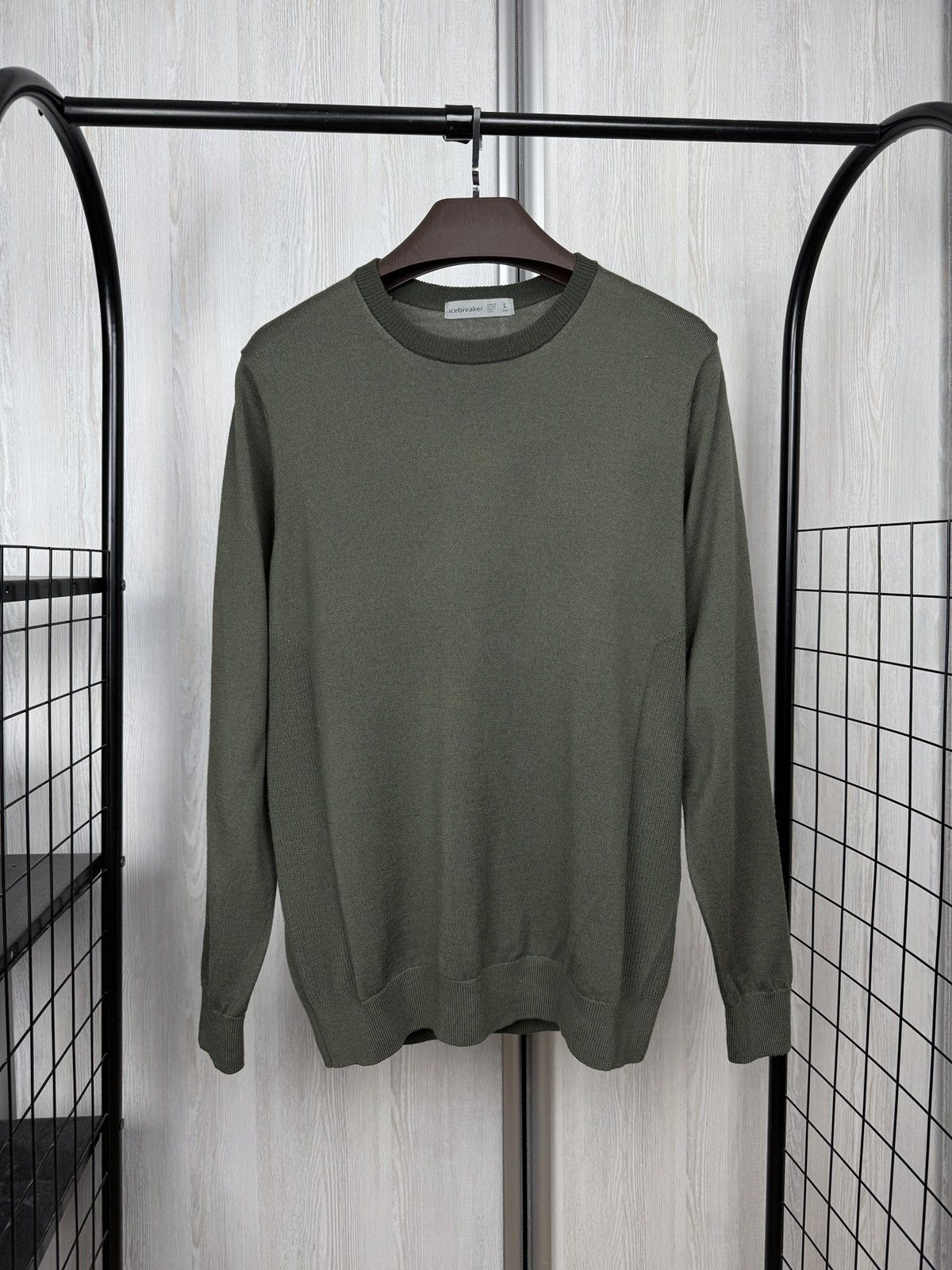 Icebreaker pure merino khaki green light sweater sz L