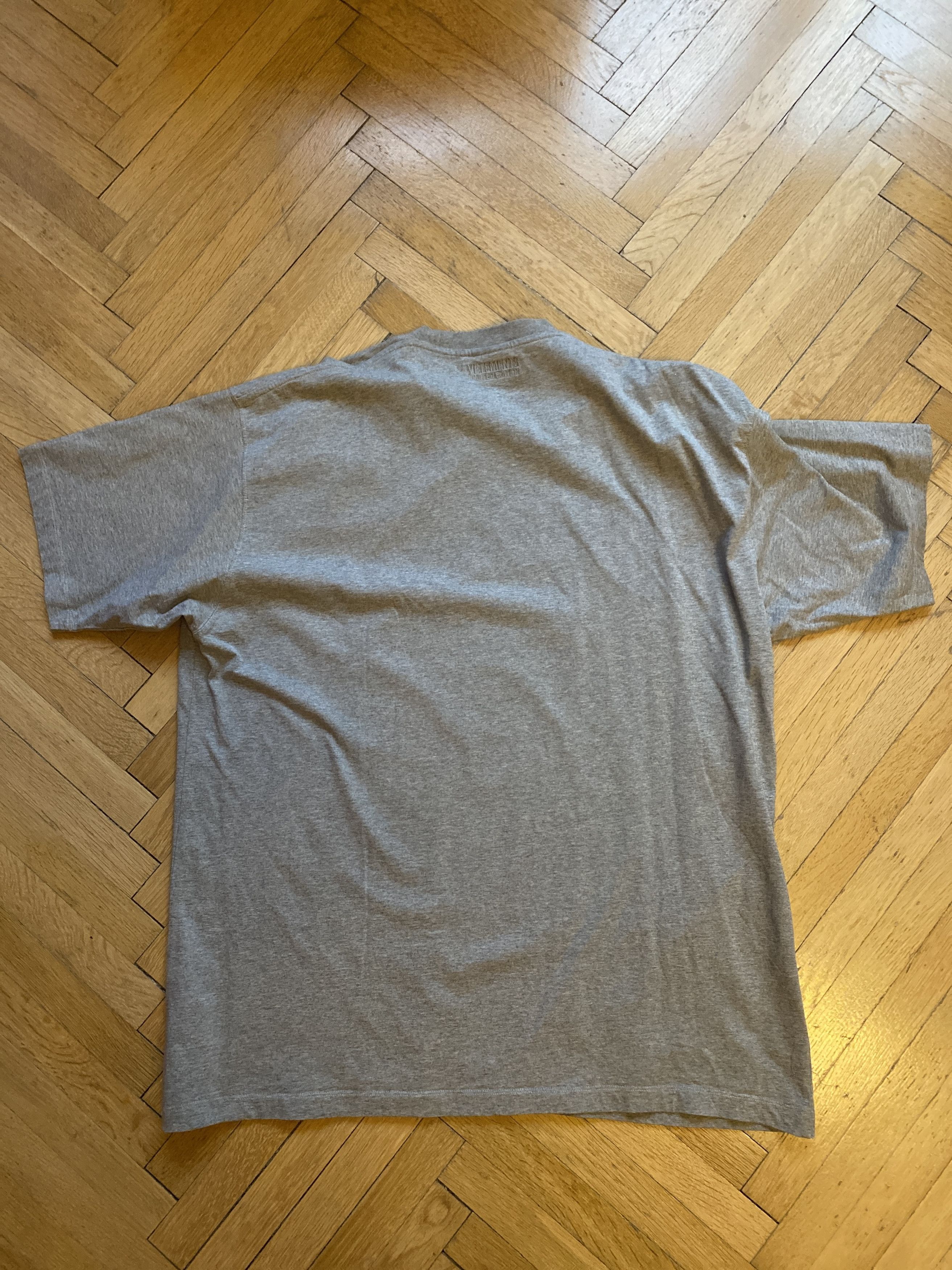 Vetements VETEMENTS Grey Logo Unisex T-shirt Size US M / EU 48-50 / 2 - 5 Thumbnail