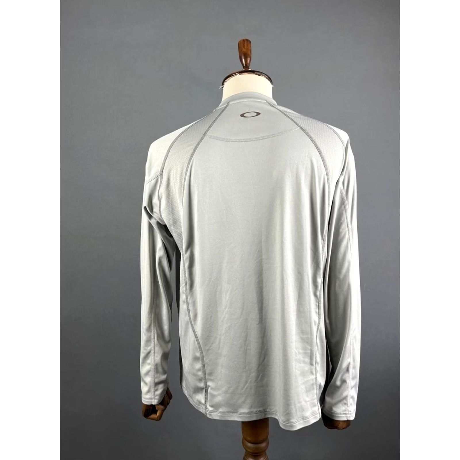 Oakley Oakley Mens T-Shirt Gray Polyester V-Neck Long Sleeve Crew Neck One Size Regular Logo Shirt Men Size US M / EU 48-50 / 2 - 2 Thumbnail