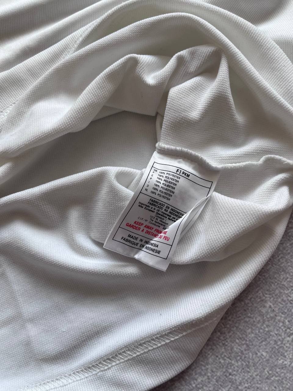 Nike × Vintage Vintage Nike Boxy Archival T-shirt Y2K S Size US S / EU 44-46 / 1 - 5 Thumbnail