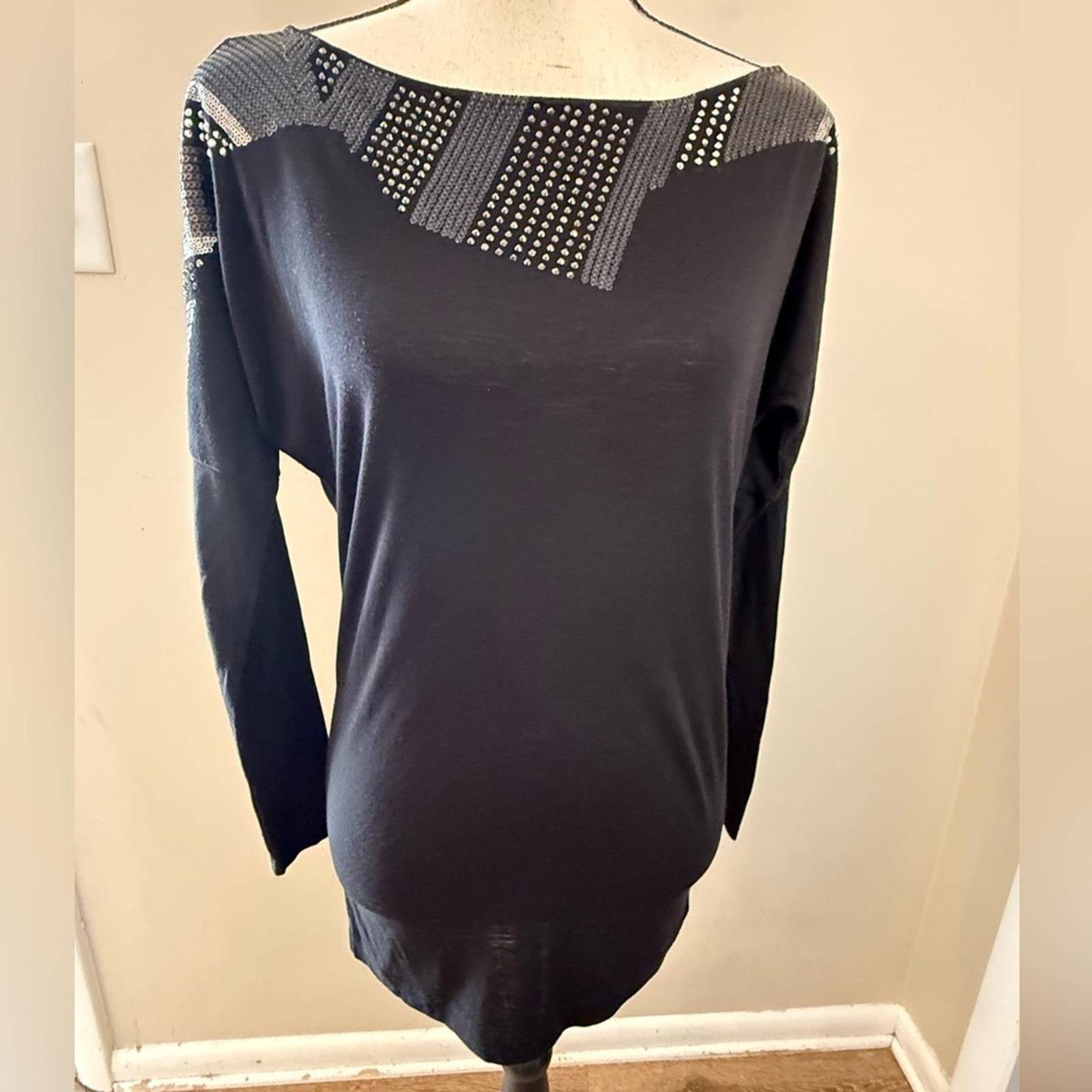Armani Exchange Armani Exchange black top silver sequin bead embellished SM Size S / US 4 / IT 40 - 1 Thumbnail