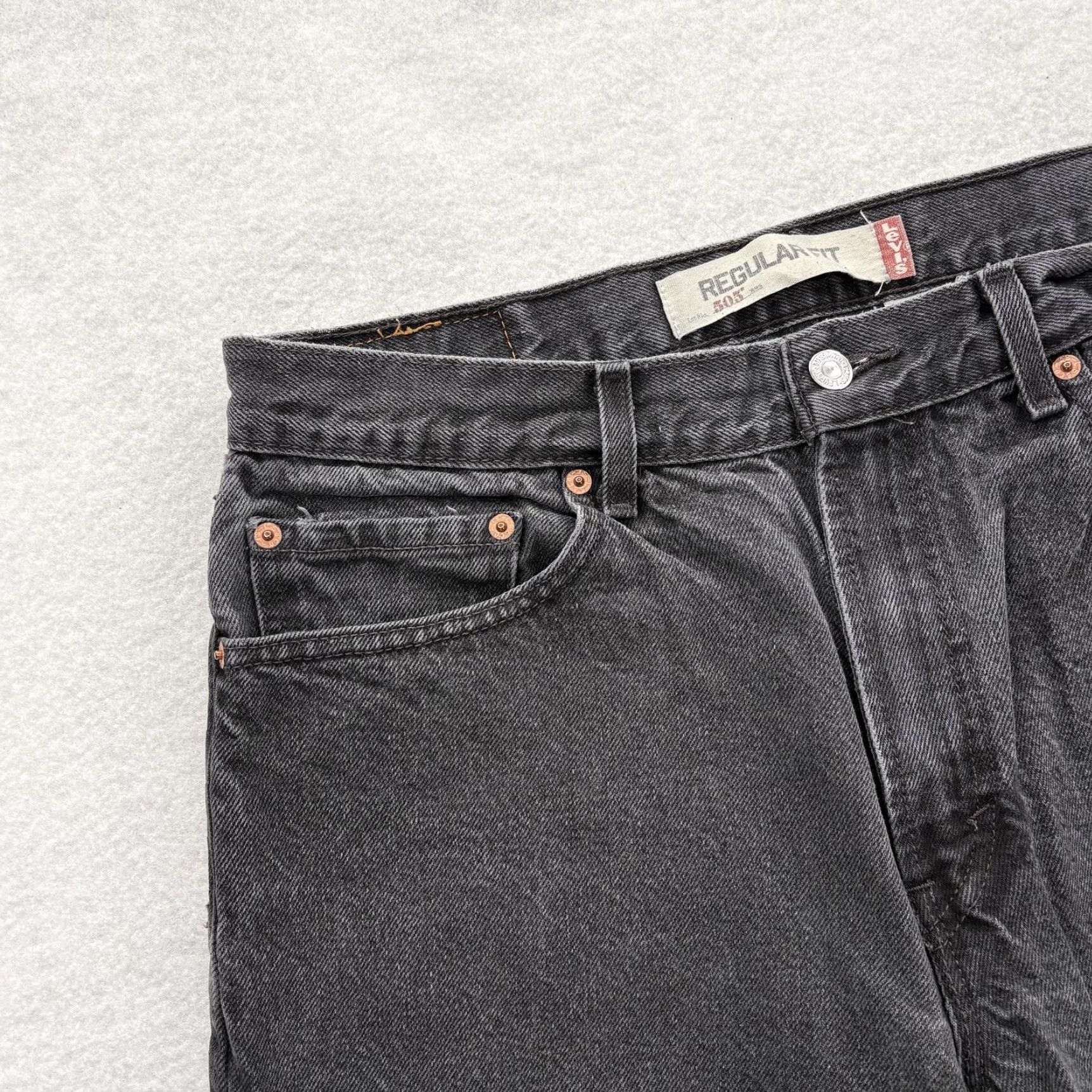 Levi's VINTAGE Levi's 505 Jeans Mens 34x32 Regular Fit Charcoal Gray Wash Denim Straight Y2K VTG Size US 34 / EU 50 - 3 Thumbnail