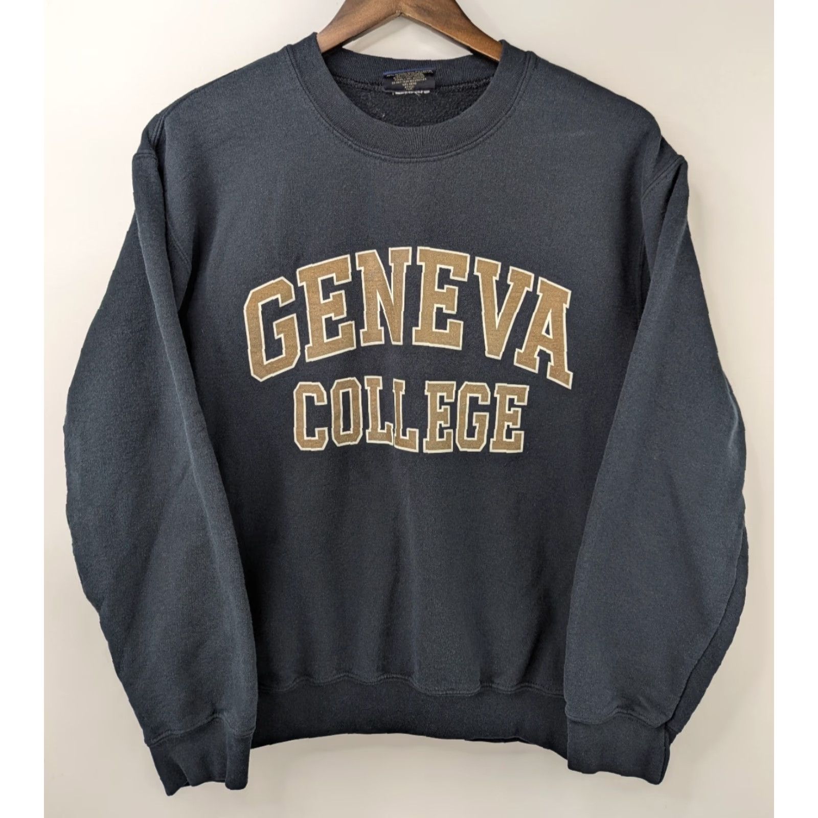 Vintage MV Sport Geneva College Navy Crewneck Sweatshirt Mens Shirt Pullover Long Sleeve Small Blue Cotton Logo Weekday College Size US S / EU 44-46 / 1 - 2 Thumbnail