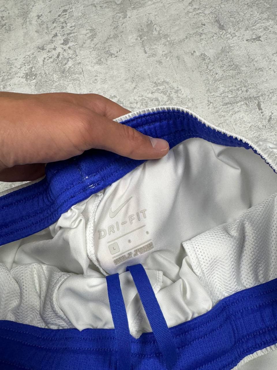 Nike Nike White Men Shorts Size L Size US 33 - 11 Thumbnail