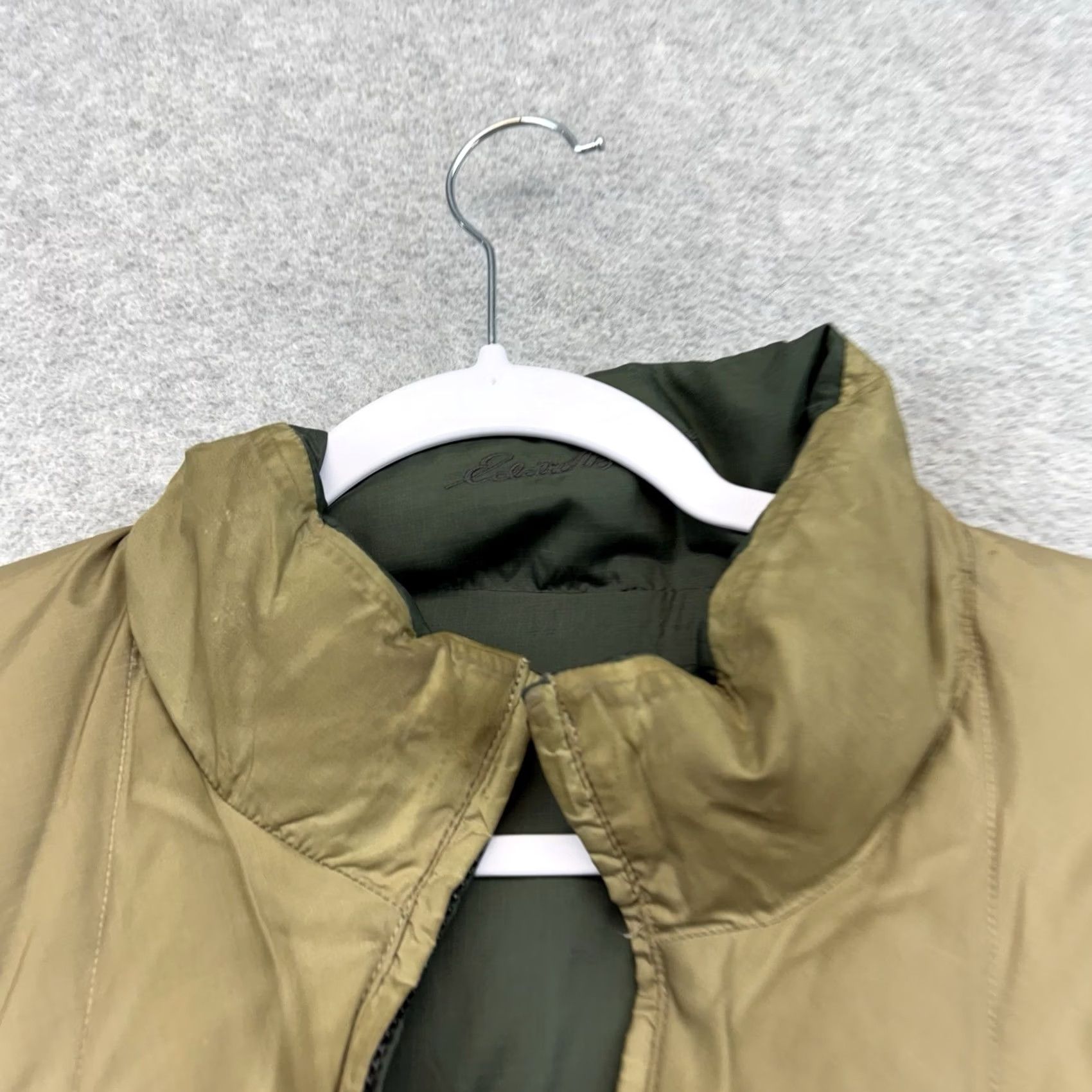 Eddie Bauer Eddie Bauer Vest Mens Large Green reversible Puffer Zip Pockets Nylon Down Lined Collared Size US L / EU 52-54 / 3 - 7 Thumbnail