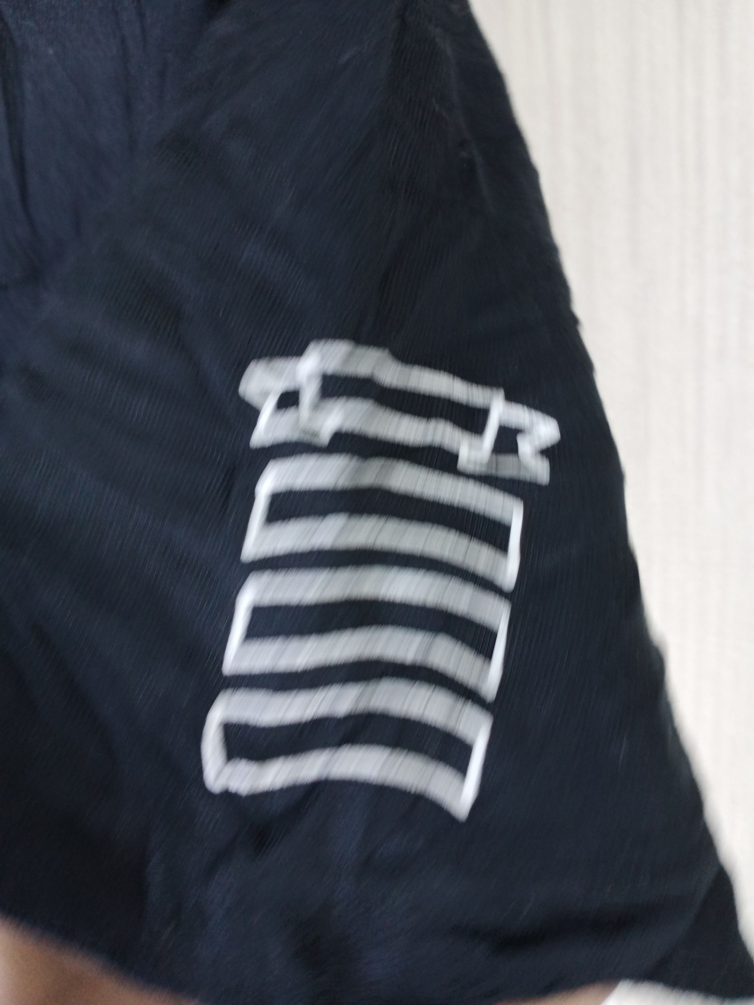 Number (N)ine Rare Number Nine Sheild Big Logo Tee Size US M / EU 48-50 / 2 - 4 Thumbnail