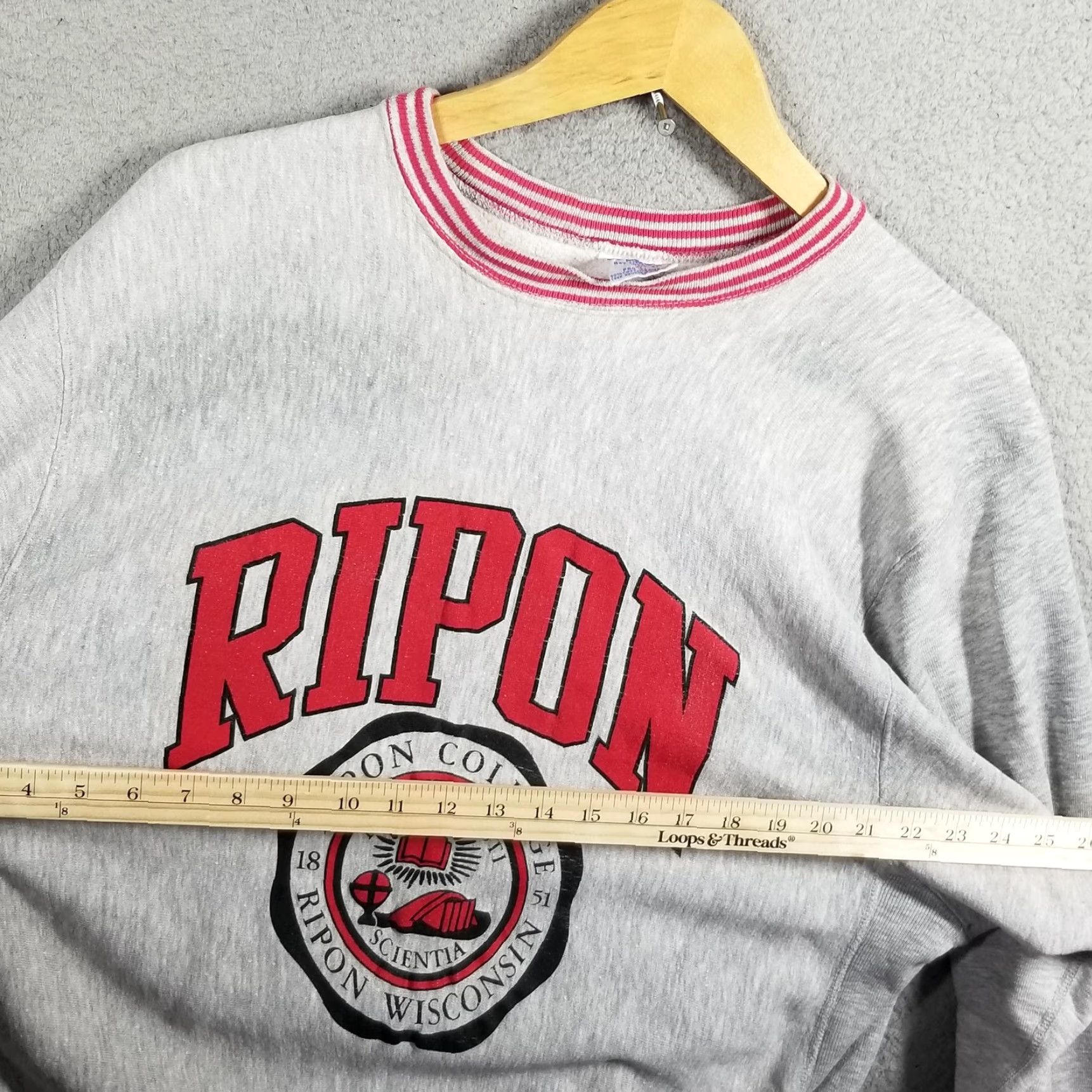 Vintage VINTAGE MVP Ripon College Sweatshirt Mens XL Ringer Crewneck Fleece MVP Made USA 80s Size US XL / EU 56 / 4 - 7 Thumbnail