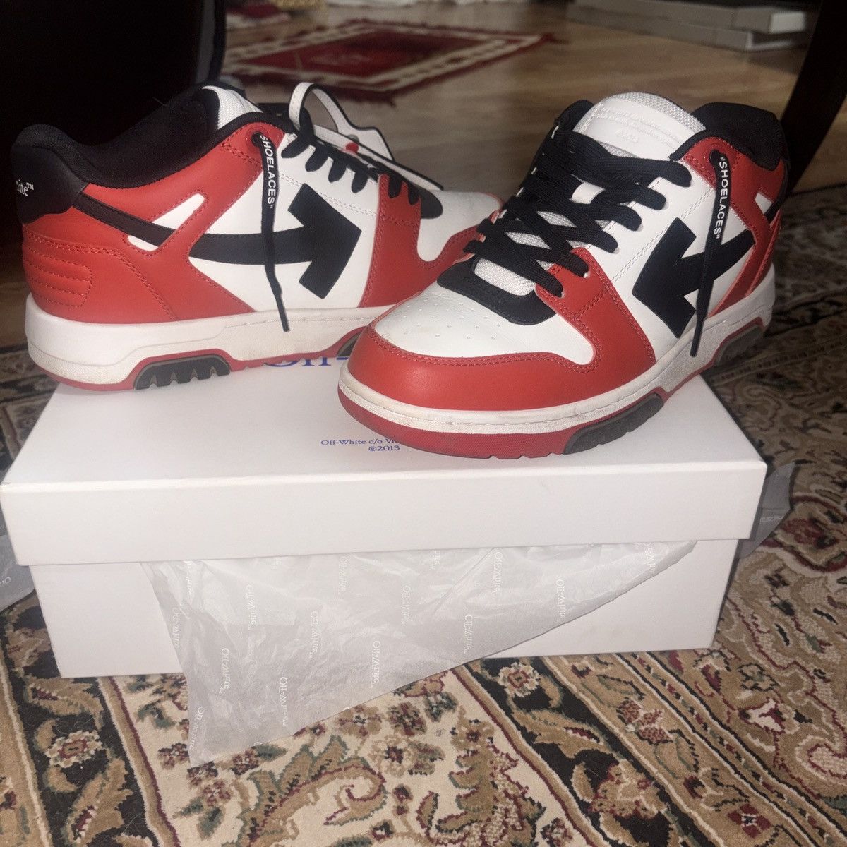 Off-White Off-white out of office Size US 10 / EU 43 - 1 Thumbnail