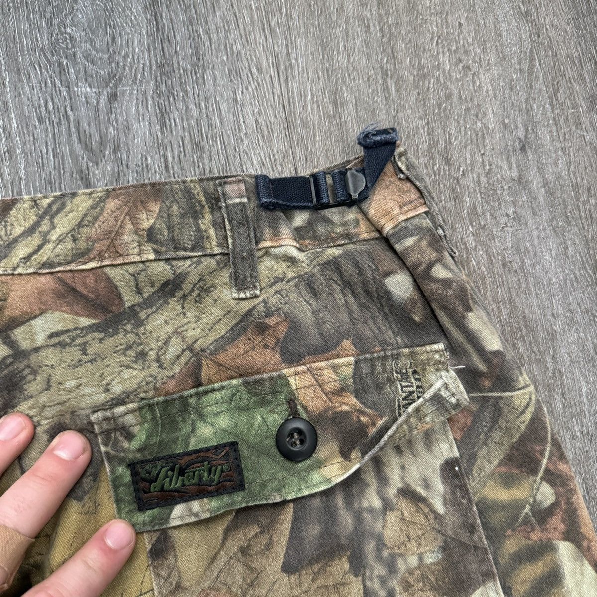 Realtree × StraightFaded × Vintage Crazy Vintage 90s Liberty Realtree camo baggy cargo pants Size US 38 / EU 54 - 4 Thumbnail