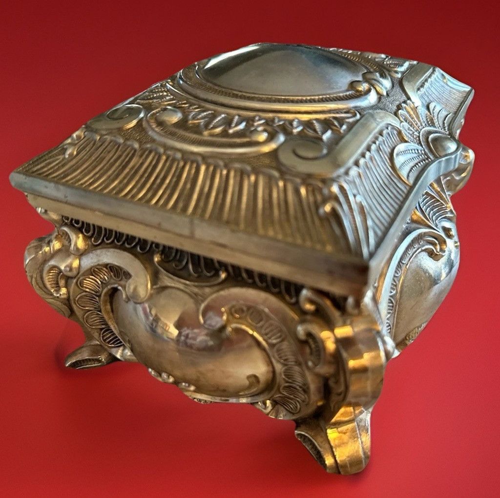The Unbranded Brand Vintage Art Nouveau Silverplate Victorian Ornate 6” Jewely B Size ONE SIZE - 1 Thumbnail