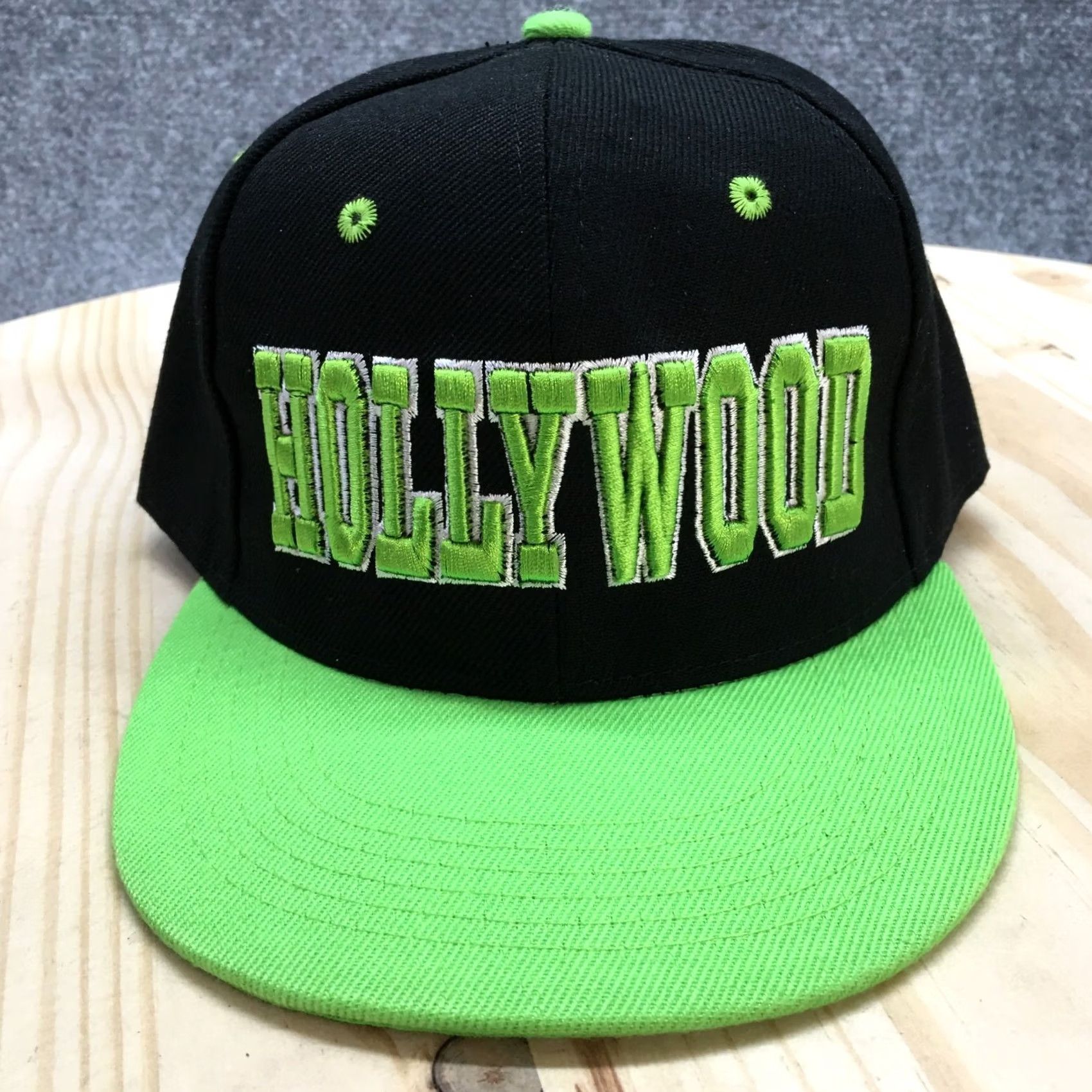 Vintage Hollywood Snapback Cap Hat Mens Black Green OS Flat Brim Acrylic Adjustable Size ONE SIZE - 2 Thumbnail