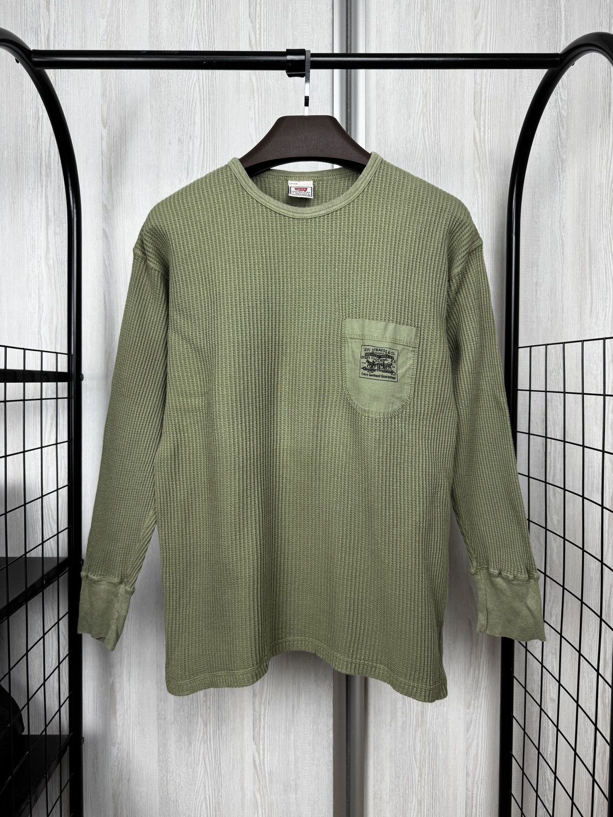 Levi's Vintage Clothing Levis vintage 90s khaki green pocket logo long sleeve tee Size US M / EU 48-50 / 2 - 1 Thumbnail