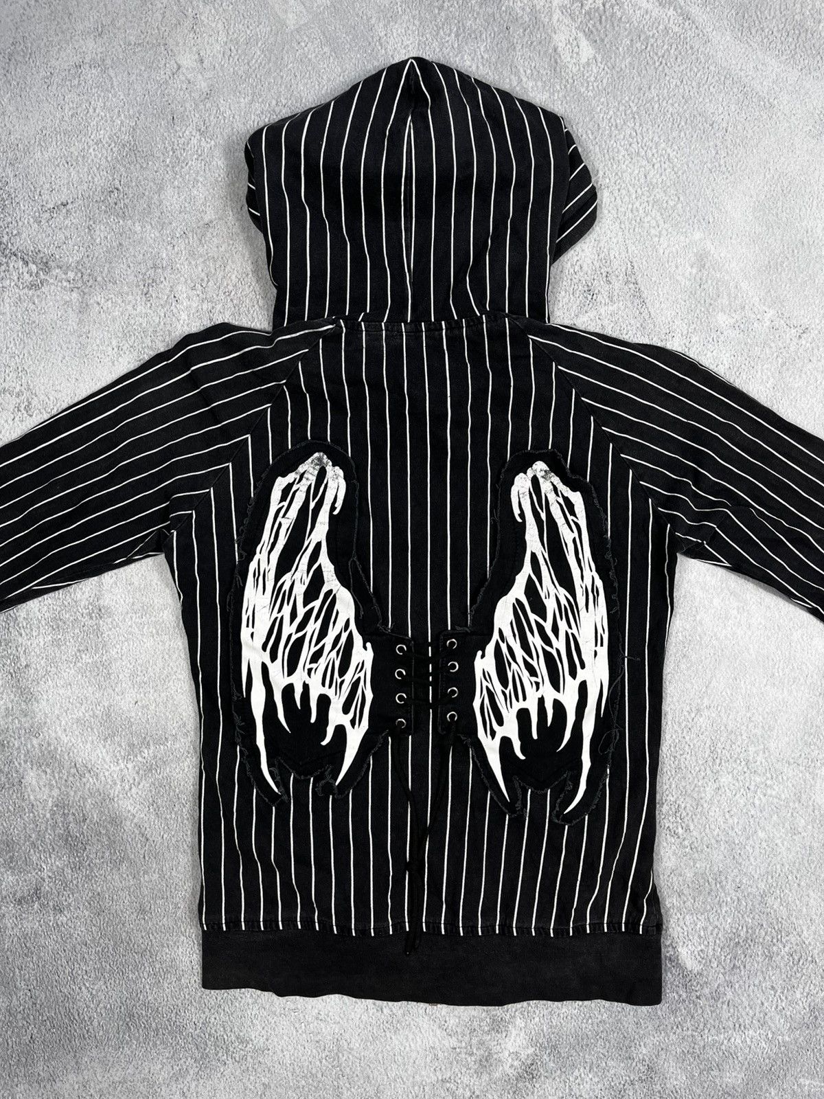 Japanese Brand × Vintage Vintage Y2K striped bondage ghotic wings zip hoodie Size M / US 6-8 / IT 42-44 - 1 Thumbnail