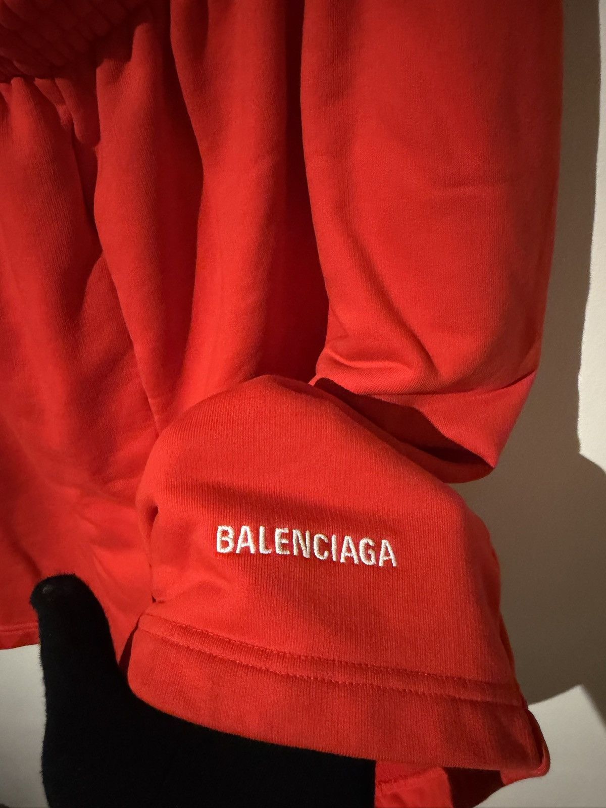 Balenciaga Balenciaga Red Embroidered Sweatshorts Size US 34 / EU 50 - 3 Thumbnail