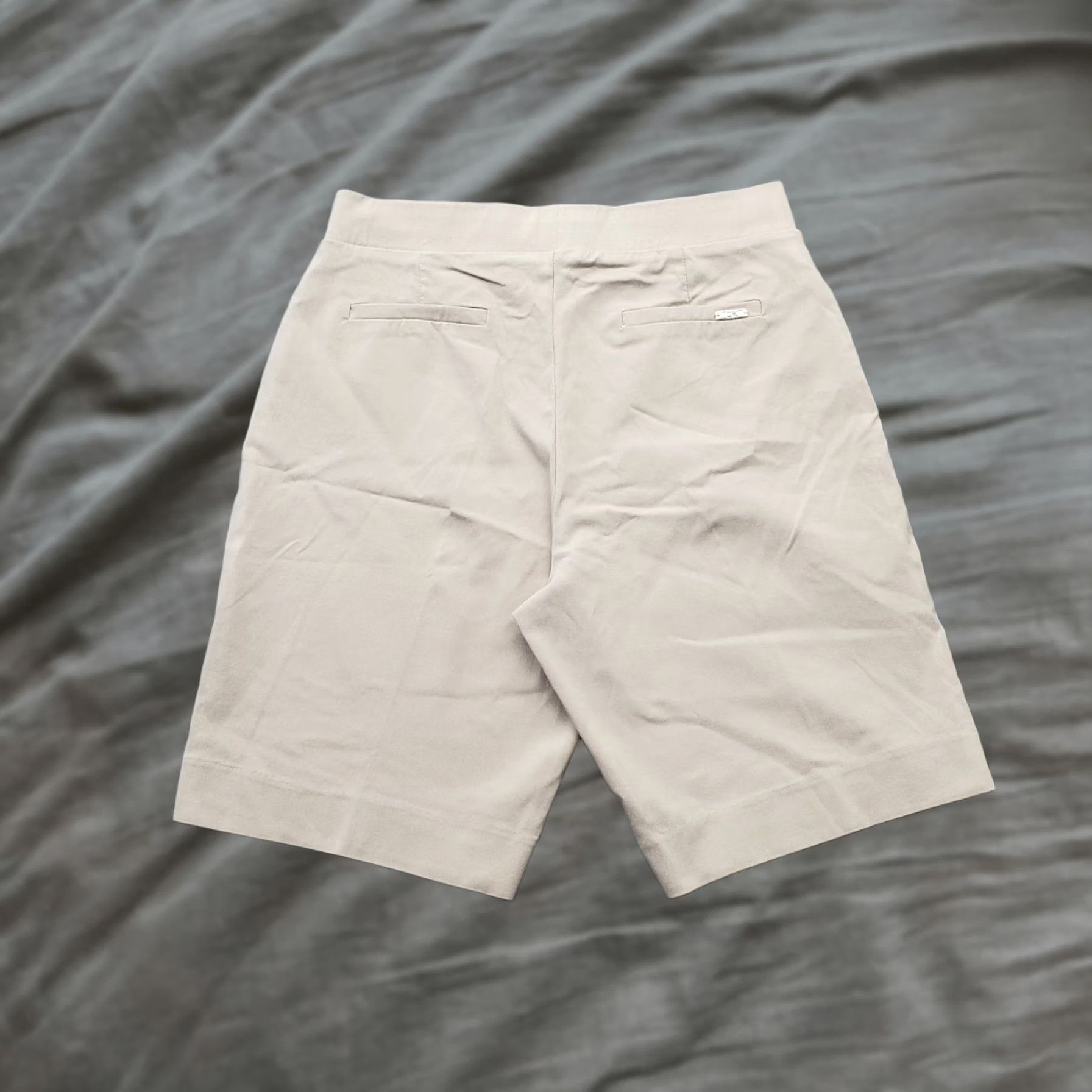 Calvin Klein Calvin Klein Chino Shorts Women M Tan Side Slit Flat Front Comfort Waist Pull On Size 32" / US 10 / IT 46 - 1 Thumbnail