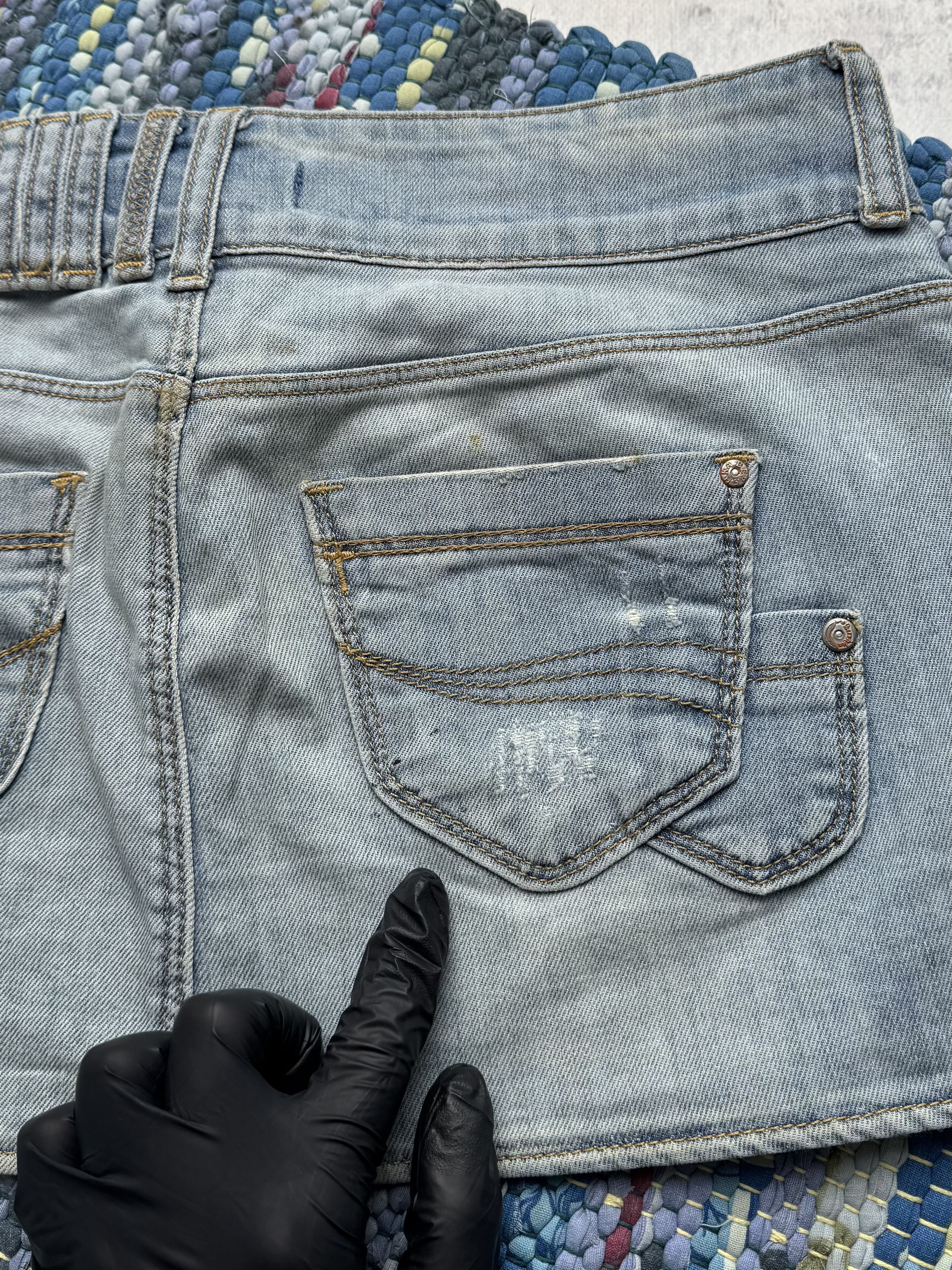 Vintage Vintage Denim Mini Skirt Low Rise Distressed Y2K Jean Skirt Size 30" / US 8 / IT 44 - 7 Thumbnail