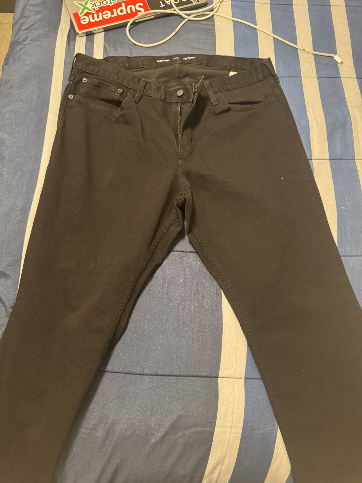Old Navy Old Navy Jeans Men's Black Athletic Taper Built-In Flex Size US 40 / EU 56 - 2 Thumbnail