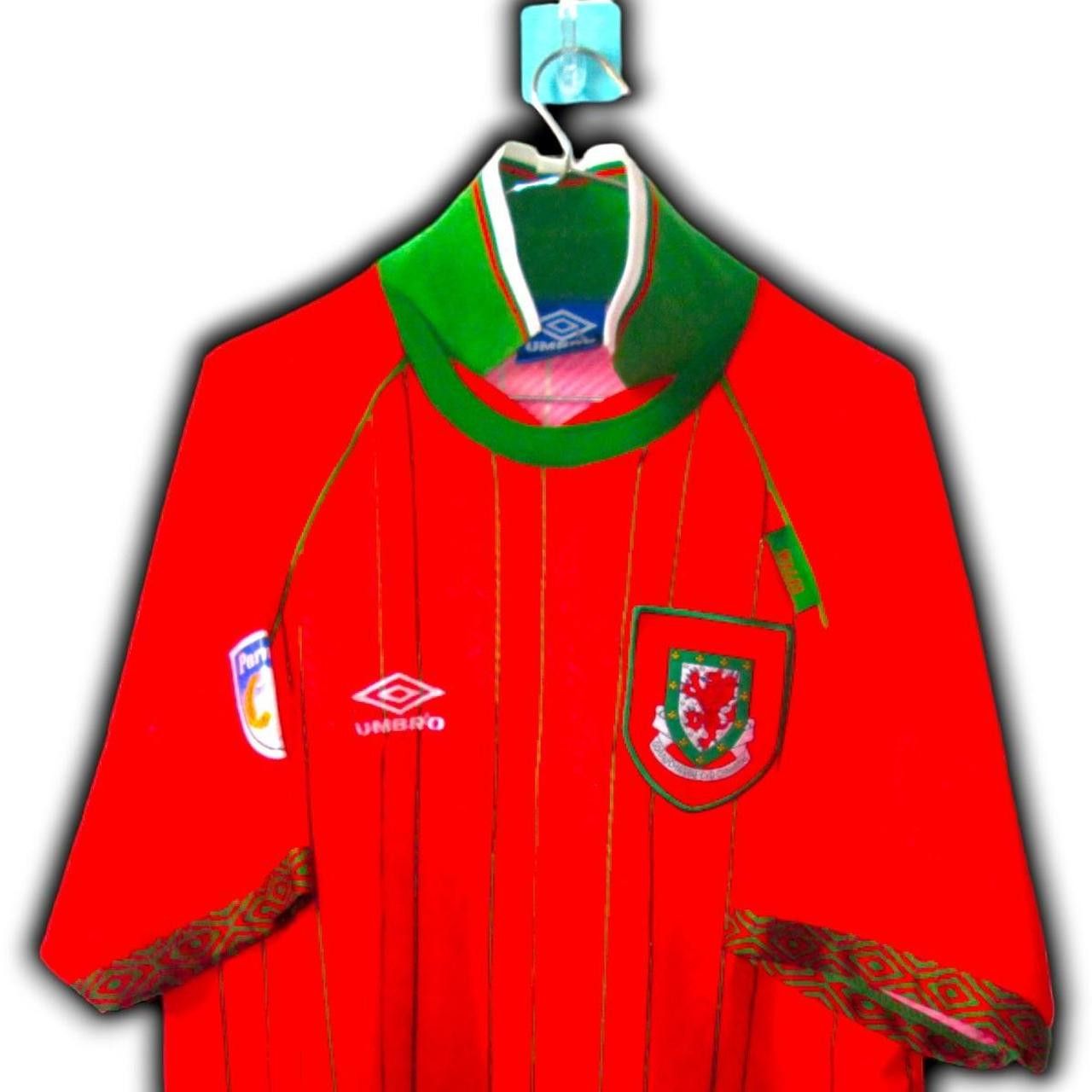 Umbro Fc Wales 1994 1995 Home shirt jersey UK Size US XL / EU 56 / 4 - 1 Thumbnail