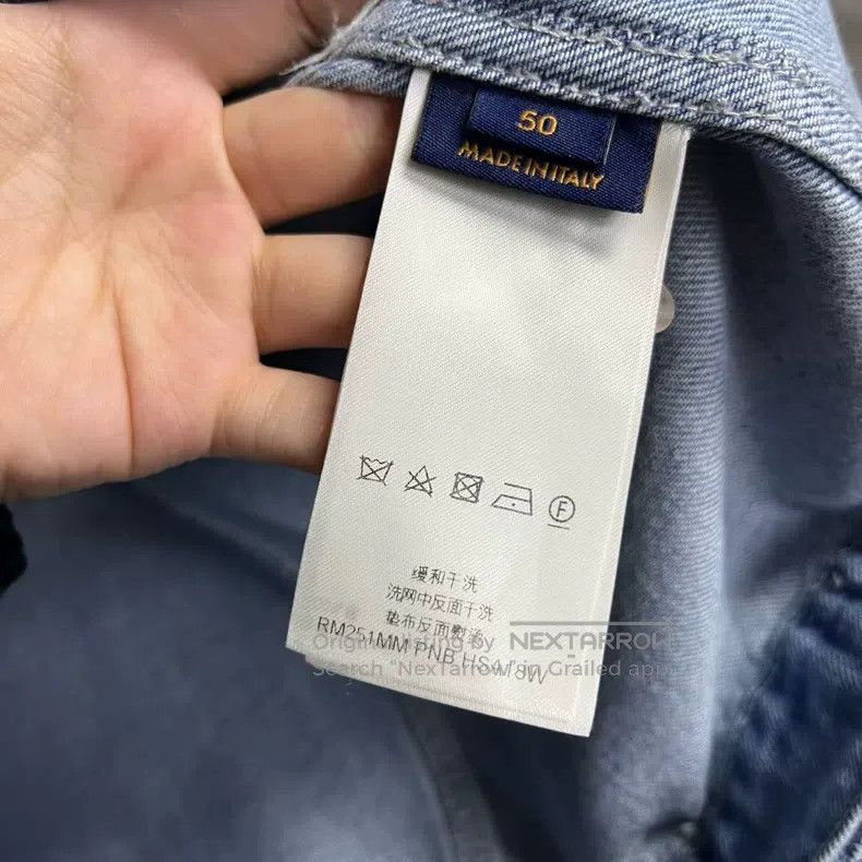 Louis Vuitton Louis Vuitton 25 Latest Blue Logo Single Breasted Lapel Po Size US M / EU 48-50 / 2 - 3 Thumbnail