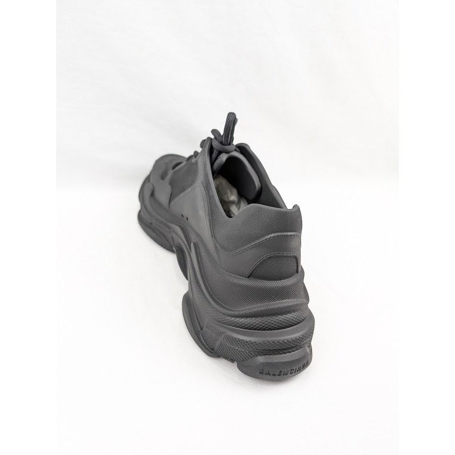 Balenciaga o1rshd1 Molded Triple S Sneakers in Black Size US 11 / EU 44 - 12 Thumbnail