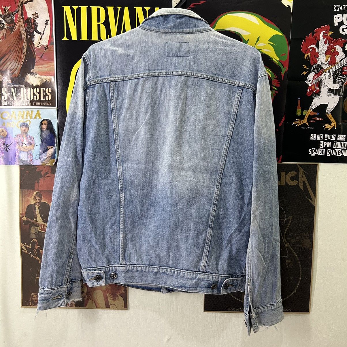 Japanese Brand × Vintage Vintage Japanese Brand Wash Blue Distressed Trucker Jacket Size US L / EU 52-54 / 3 - 8 Thumbnail
