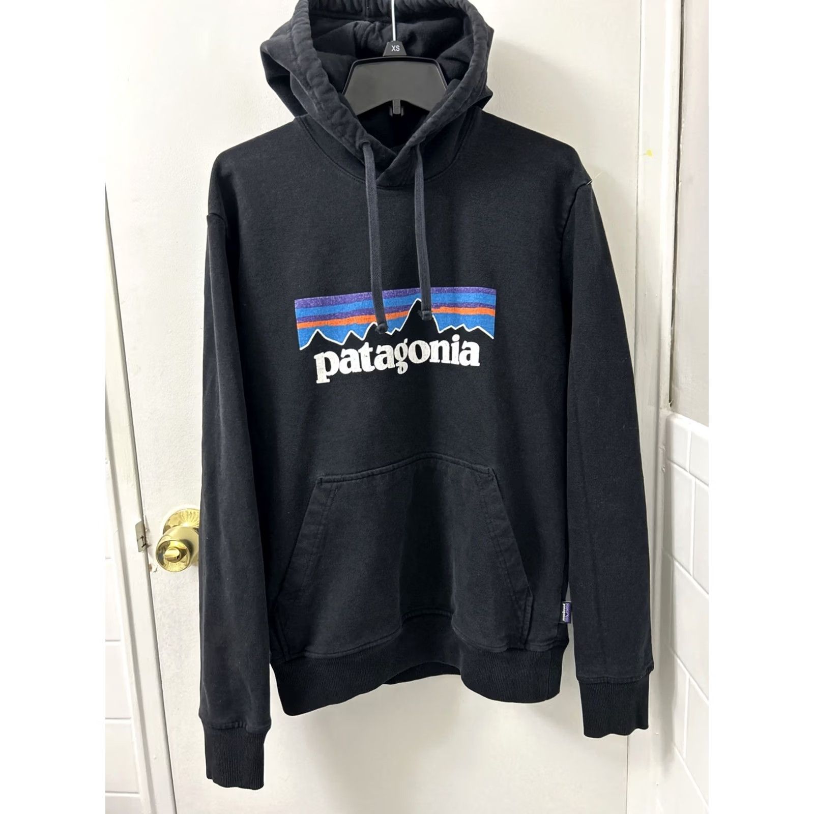 Patagonia Patagonia Hoodie P-6 Logo Uprisal Mens XS Black Pullover Sweatshirt Size US XS / EU 42 / 0 - 2 Thumbnail
